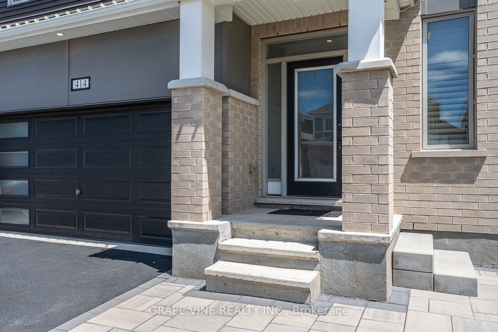 414 Aphelion Crescent, Barrhaven, ON K2J 6N6 photo 3