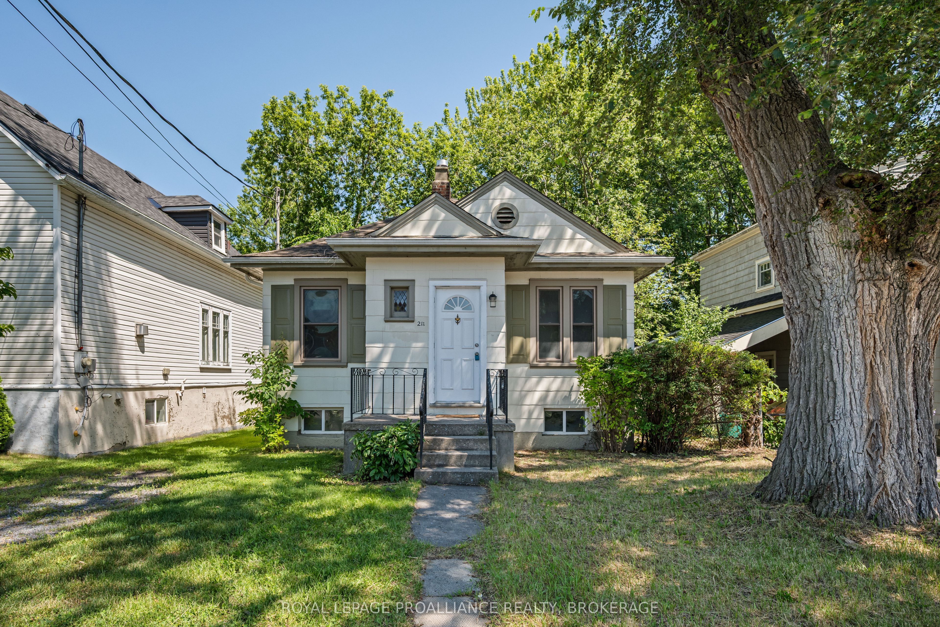 211 Toronto Street, Kingston, ON K7L 4A9
