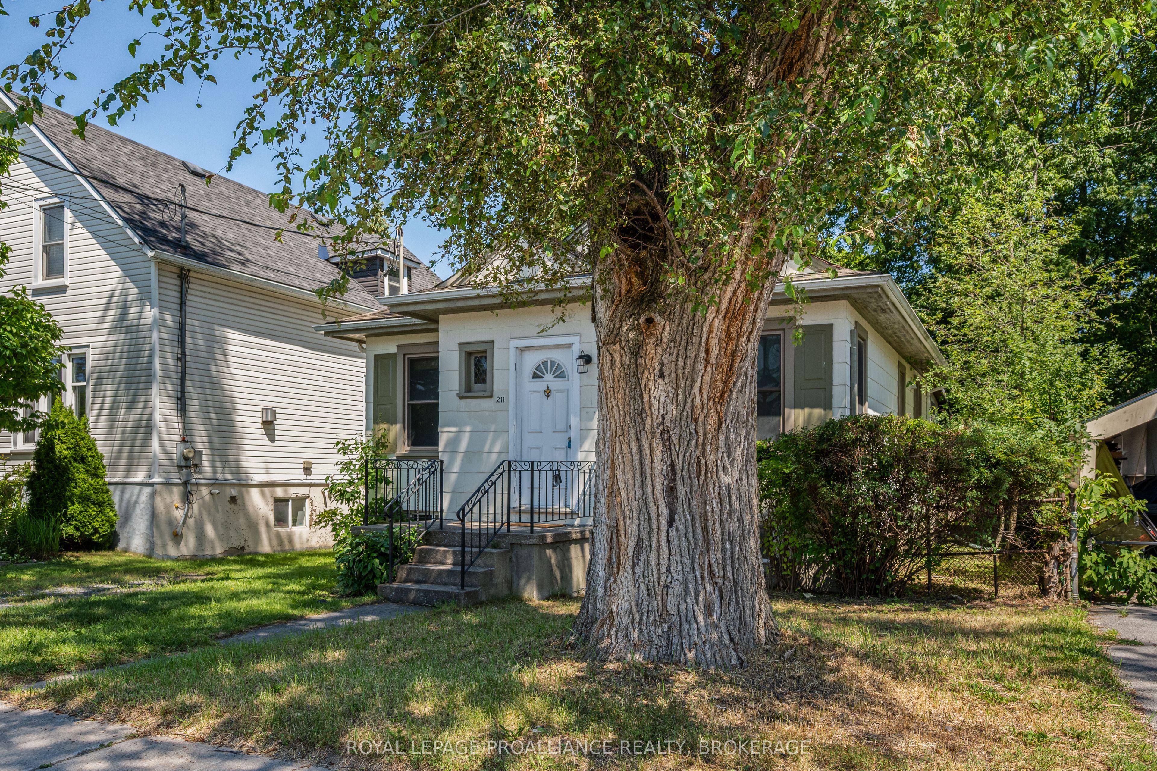 211 Toronto Street, Kingston, ON K7L 4A9 photo 5