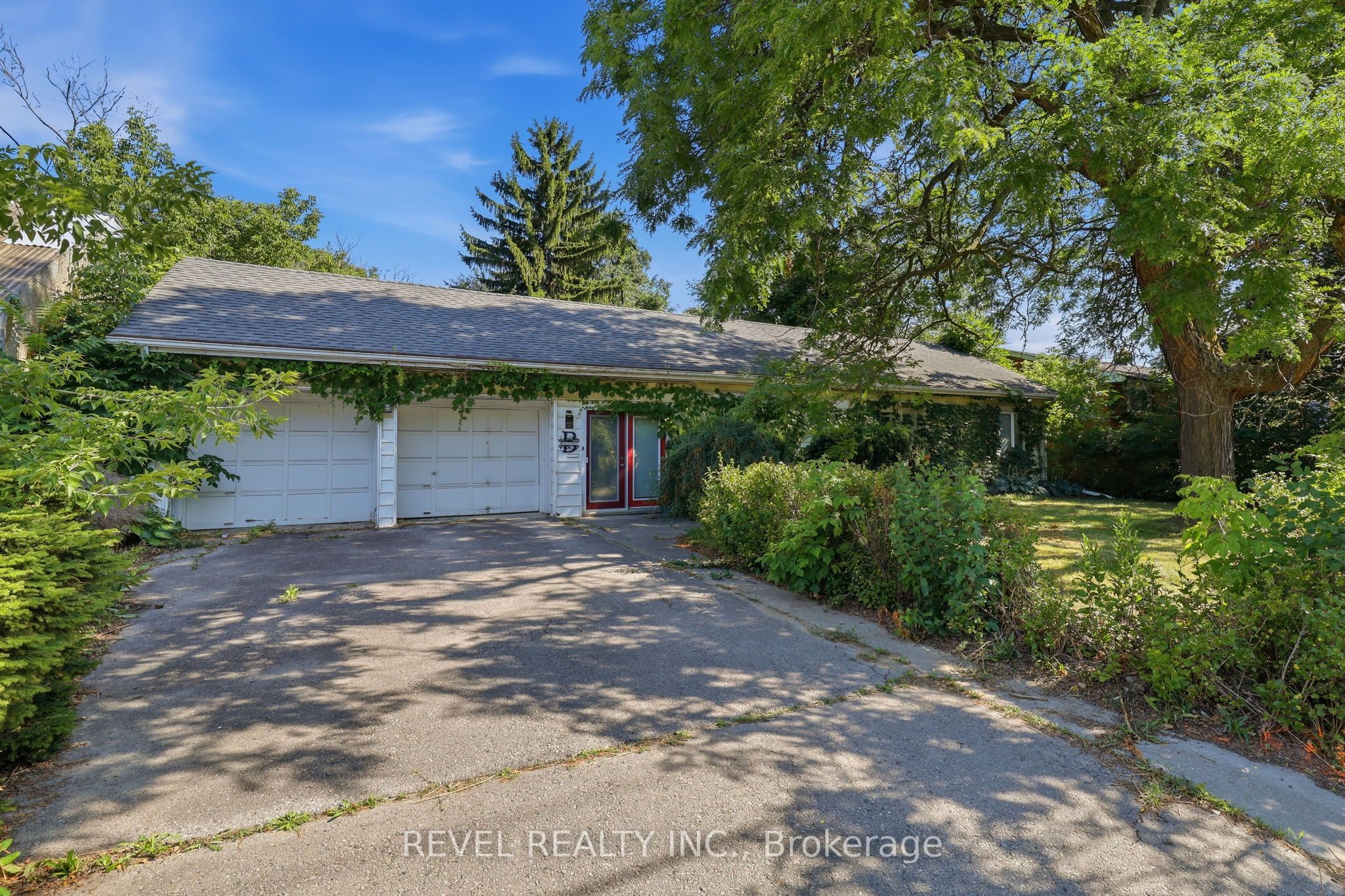 356 Thompson Road, London South, ON N5Z 2Z7