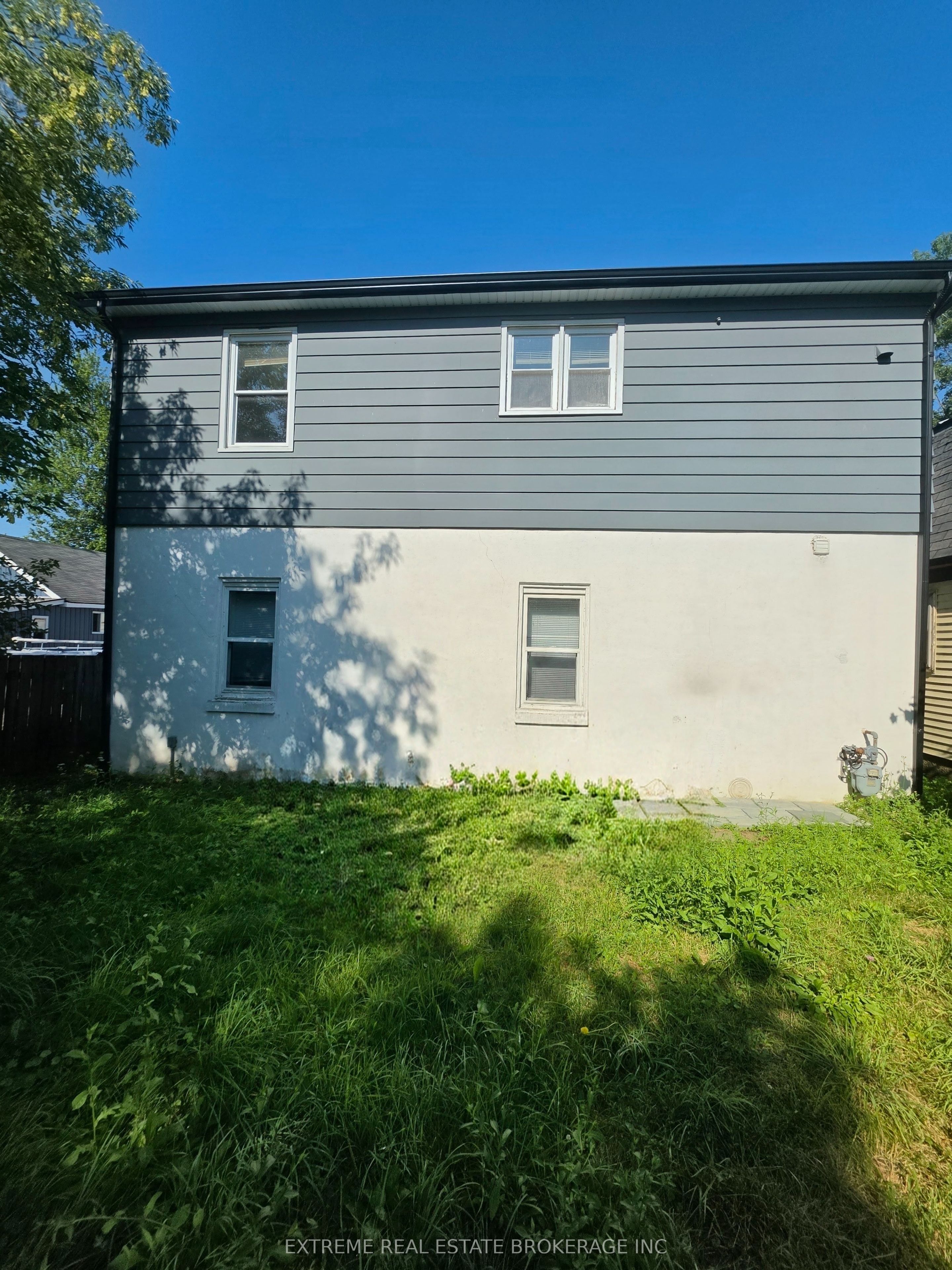 10 Dunlop Street, Fort Erie, ON L2A 4H8 photo 2
