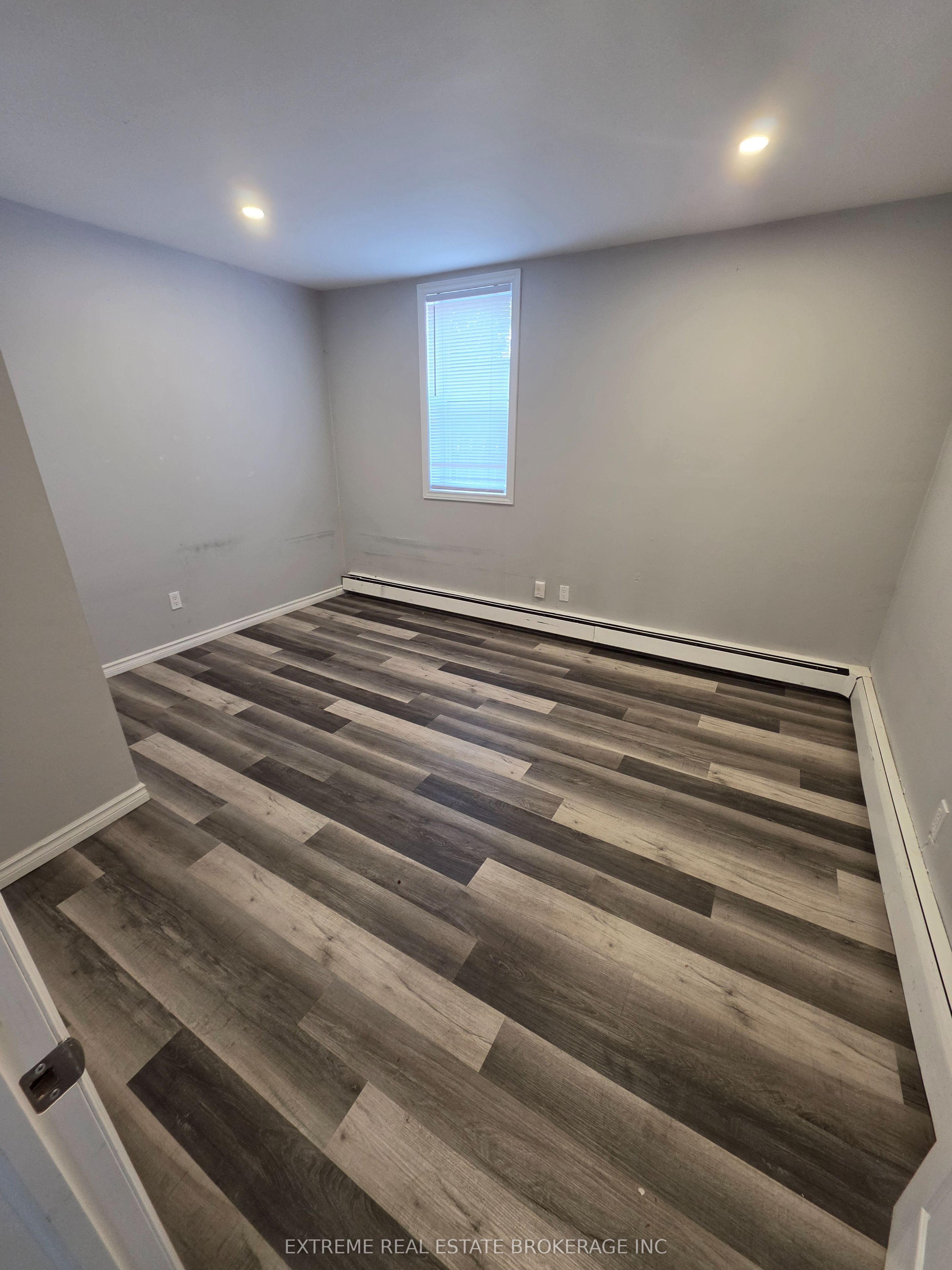 10 Dunlop Street, Fort Erie, ON L2A 4H8 photo 4