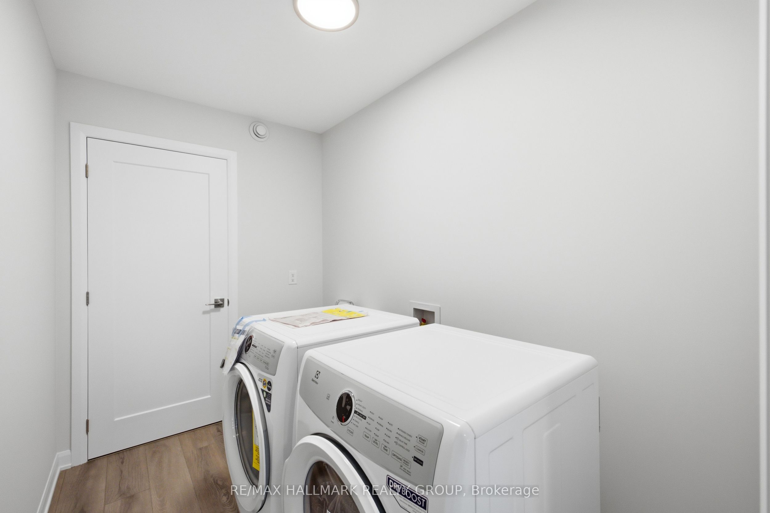 783 Tadpole Crescent, Barrhaven, ON K2J 7M9 photo 4