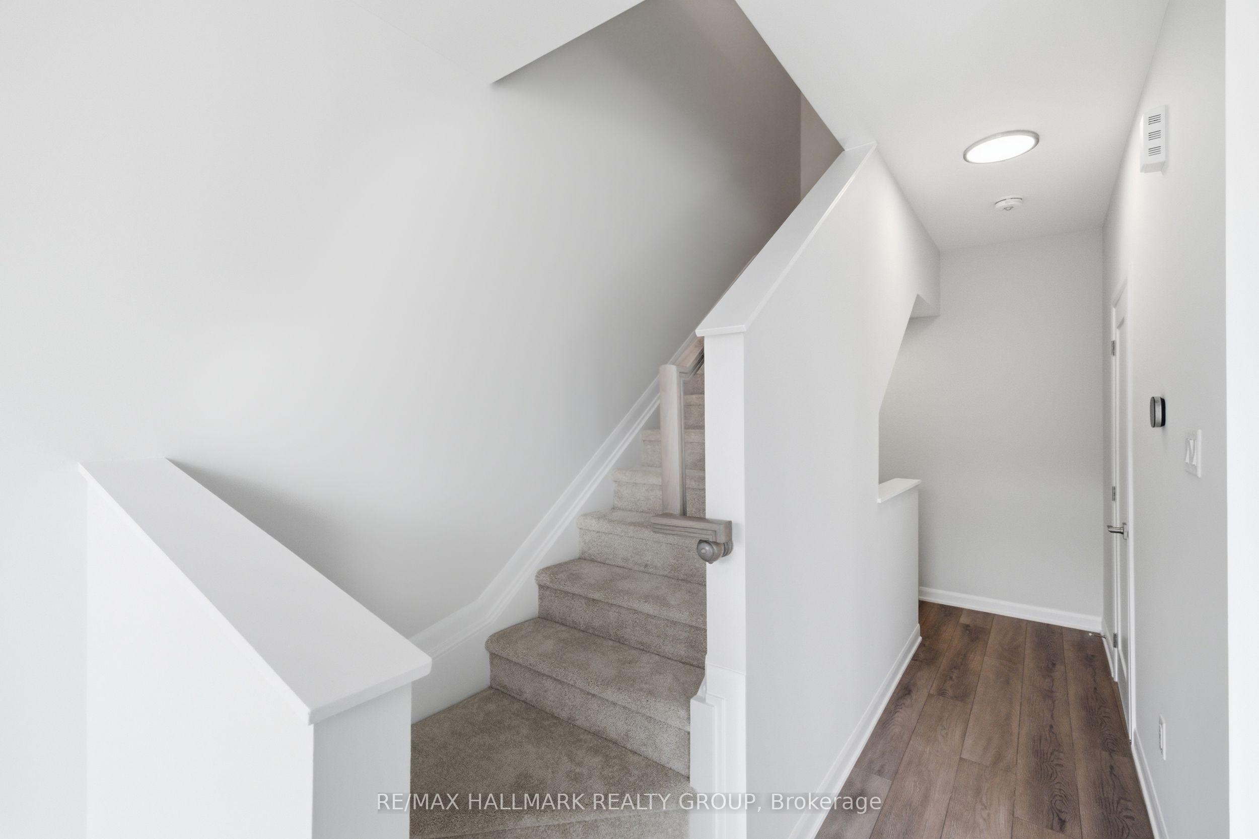 783 Tadpole Crescent, Barrhaven, ON K2J 7M9 photo 5