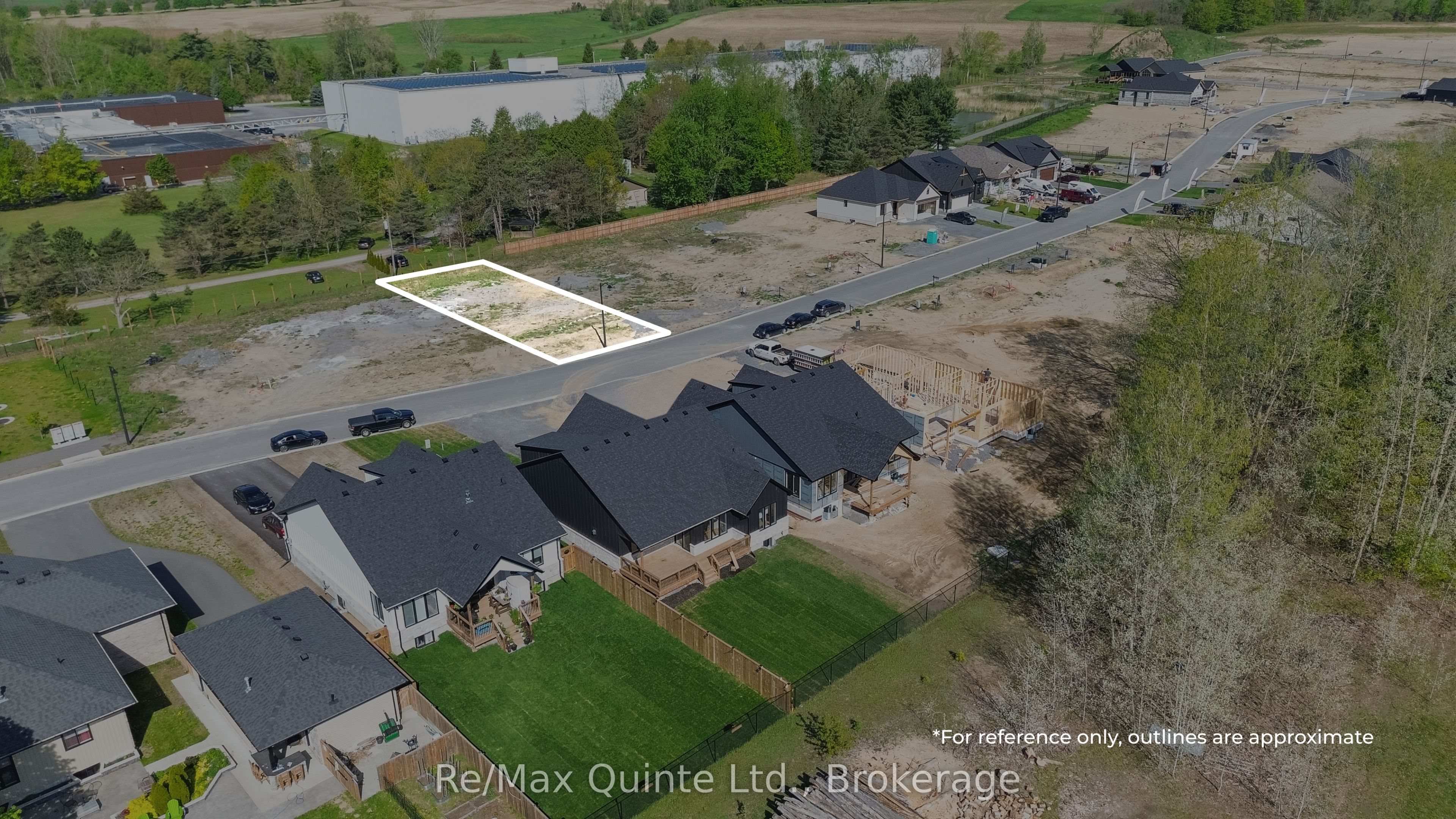 13 Deerview Drive, Quinte West, ON K8V 0L8 photo 3