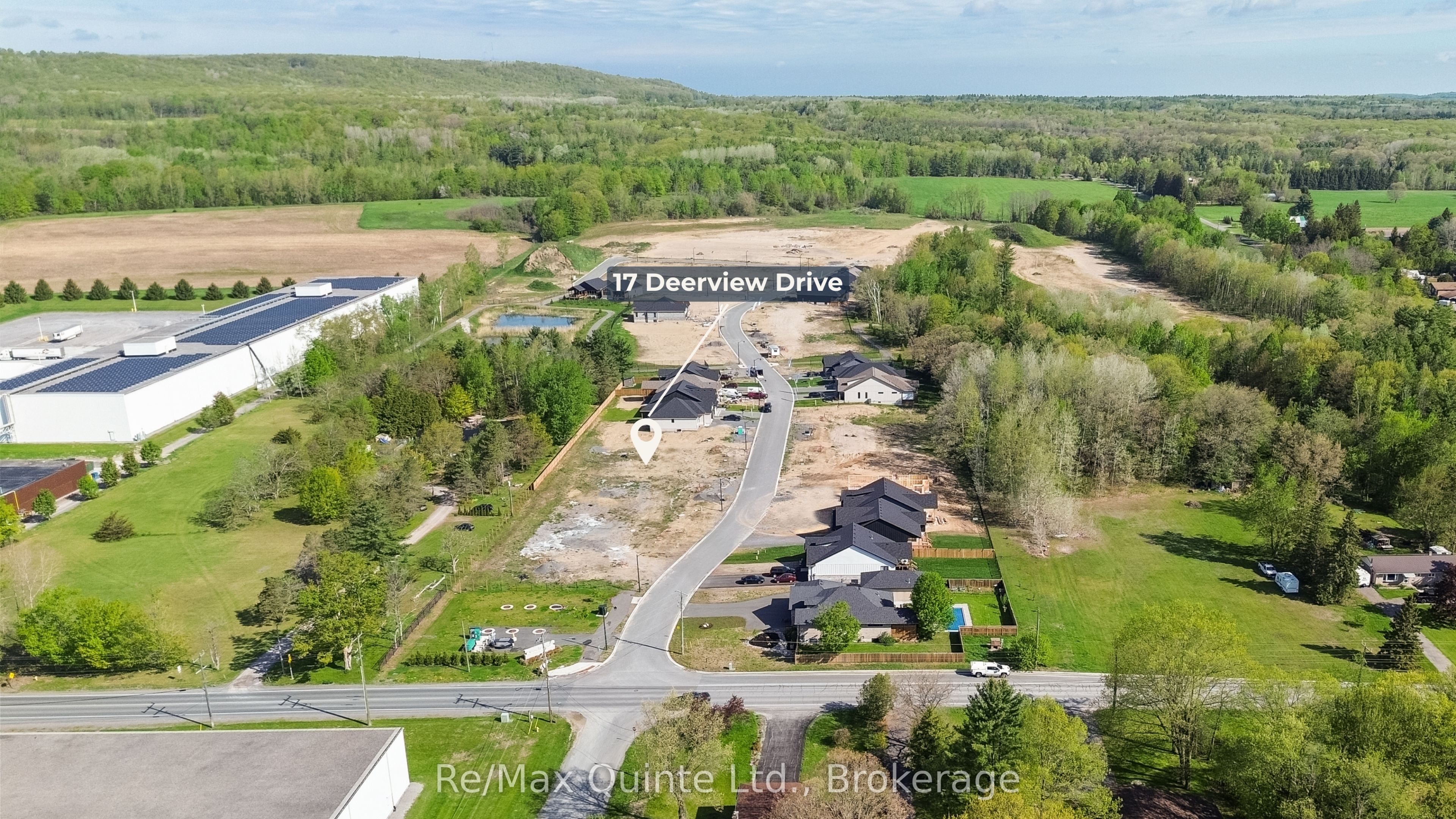17 Deerview Drive, Quinte West, ON K8V 0L8 photo 2