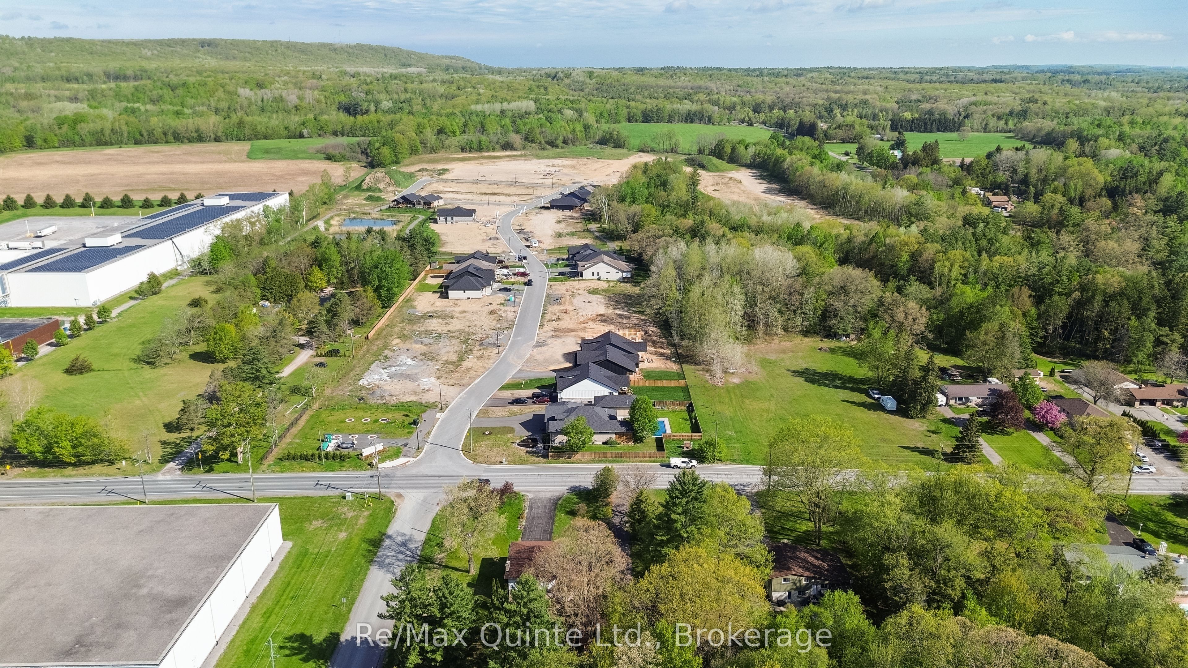 17 Deerview Drive, Quinte West, ON K8V 0L8 photo 5