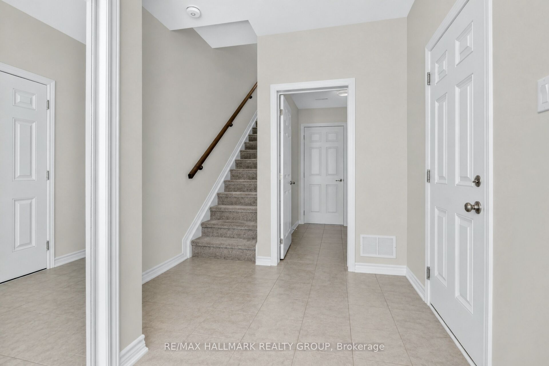 235 Hibernian Walk, Kanata, ON K2V 0R6 photo 4