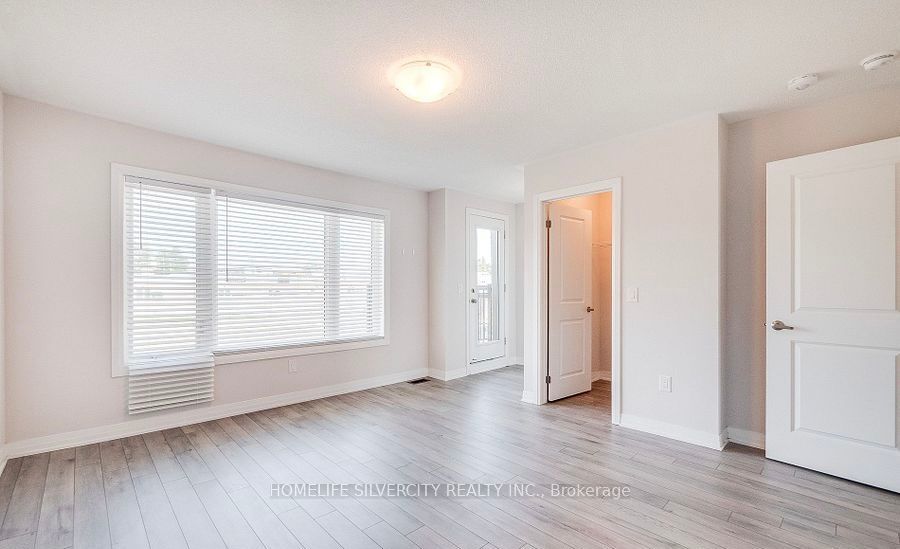 585 Colborne Street E 104, Brantford, ON N3S 0K4 photo 3