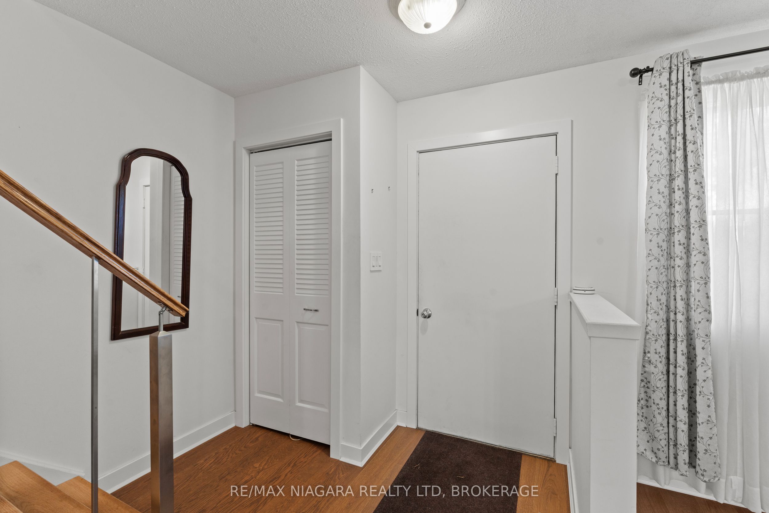 47 Birchpark Drive, Grimsby, ON L3M 4M9 photo 3