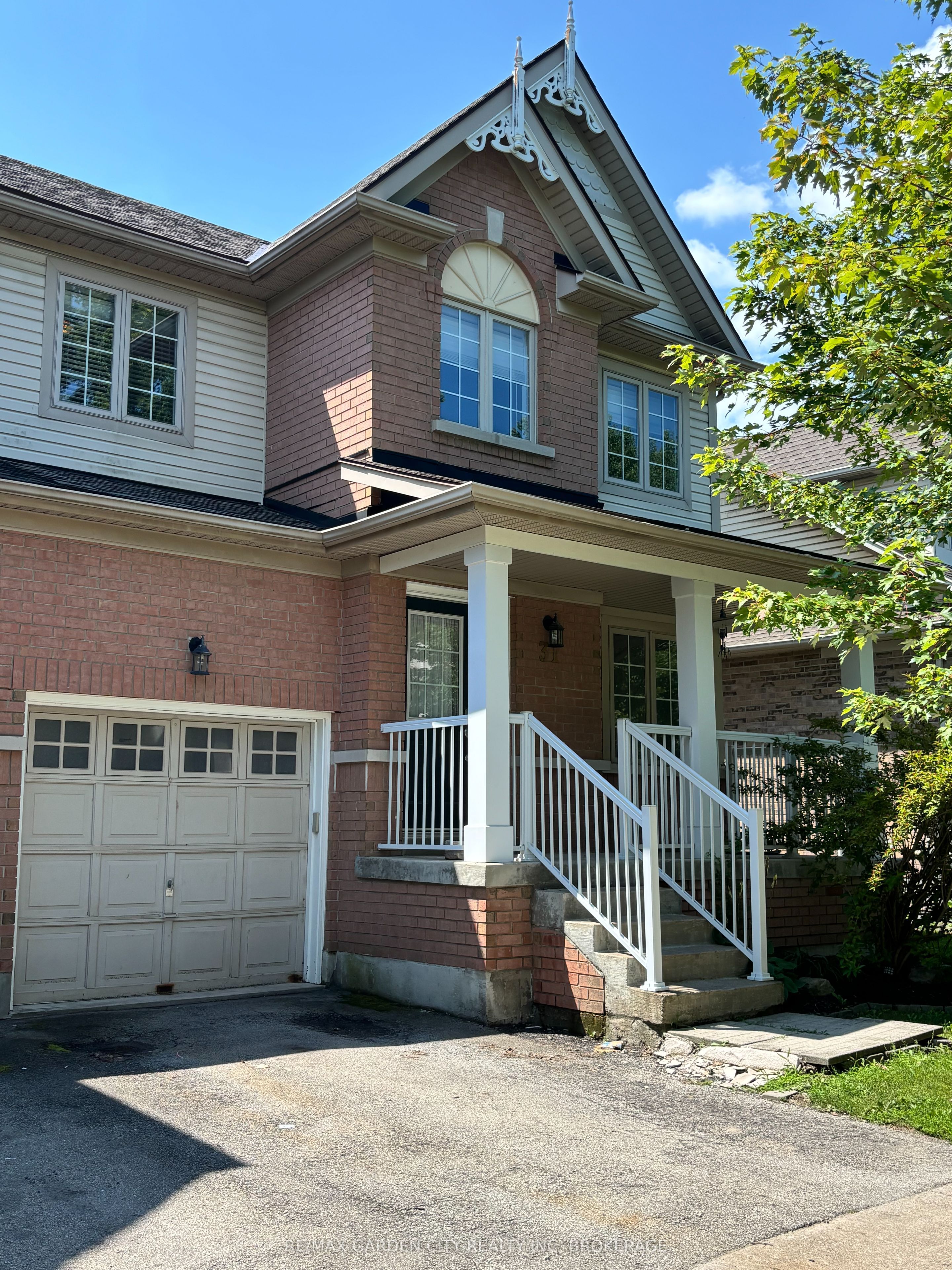 31 Robertson Road, Niagara-on-the-Lake, ON L0S 1J0 photo 2