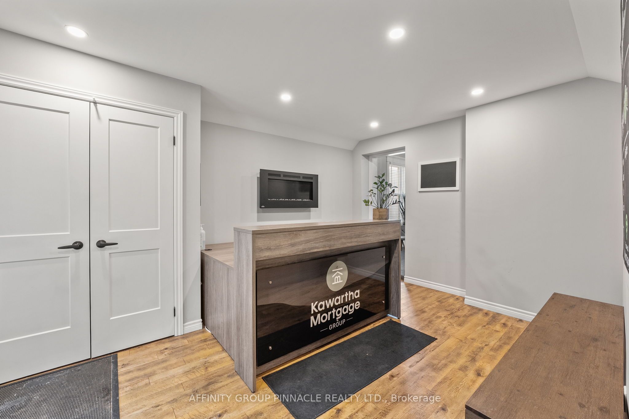 255 Kent Street W, Kawartha Lakes, ON K9V 2Z4 photo 5