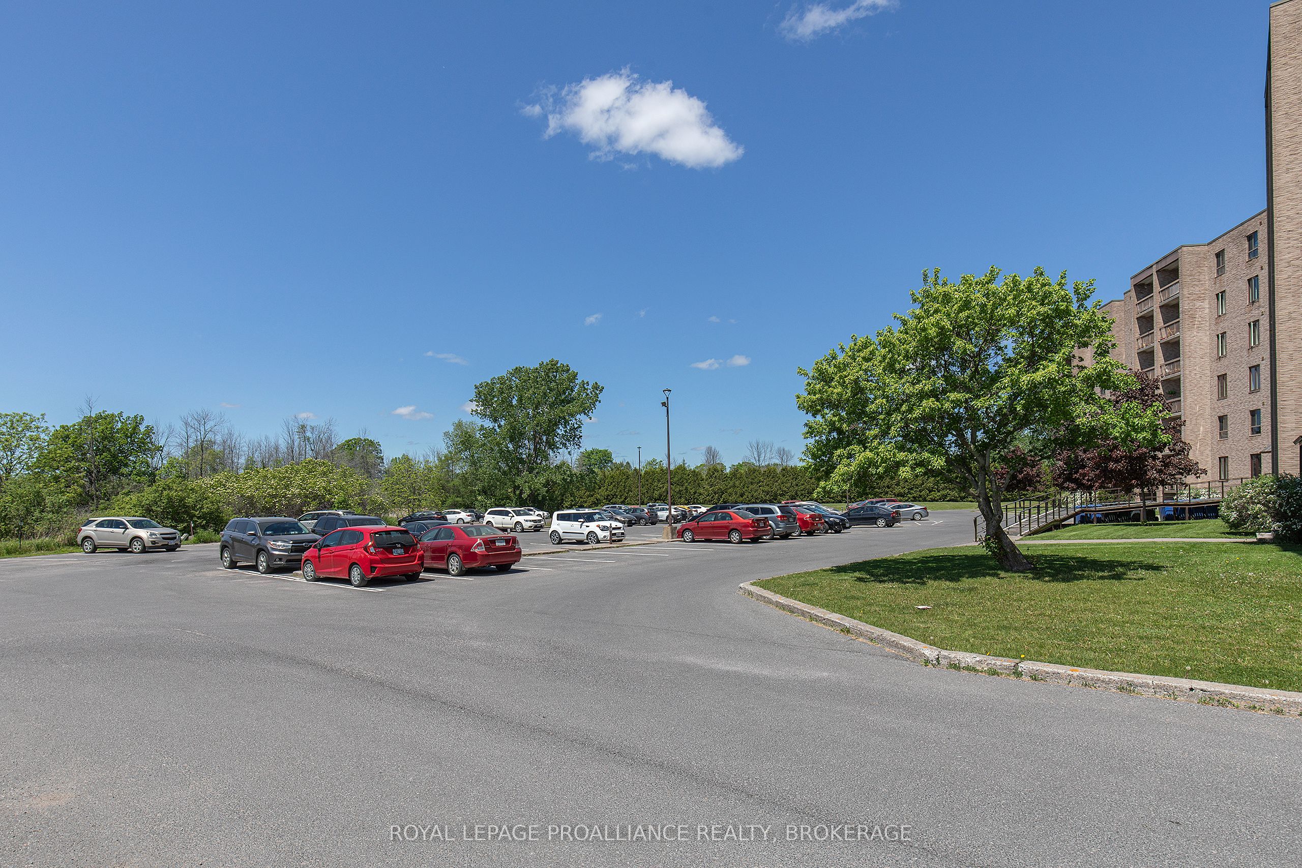 358 Queen Mary Road 609, Kingston, ON K7M 7E8 photo 4
