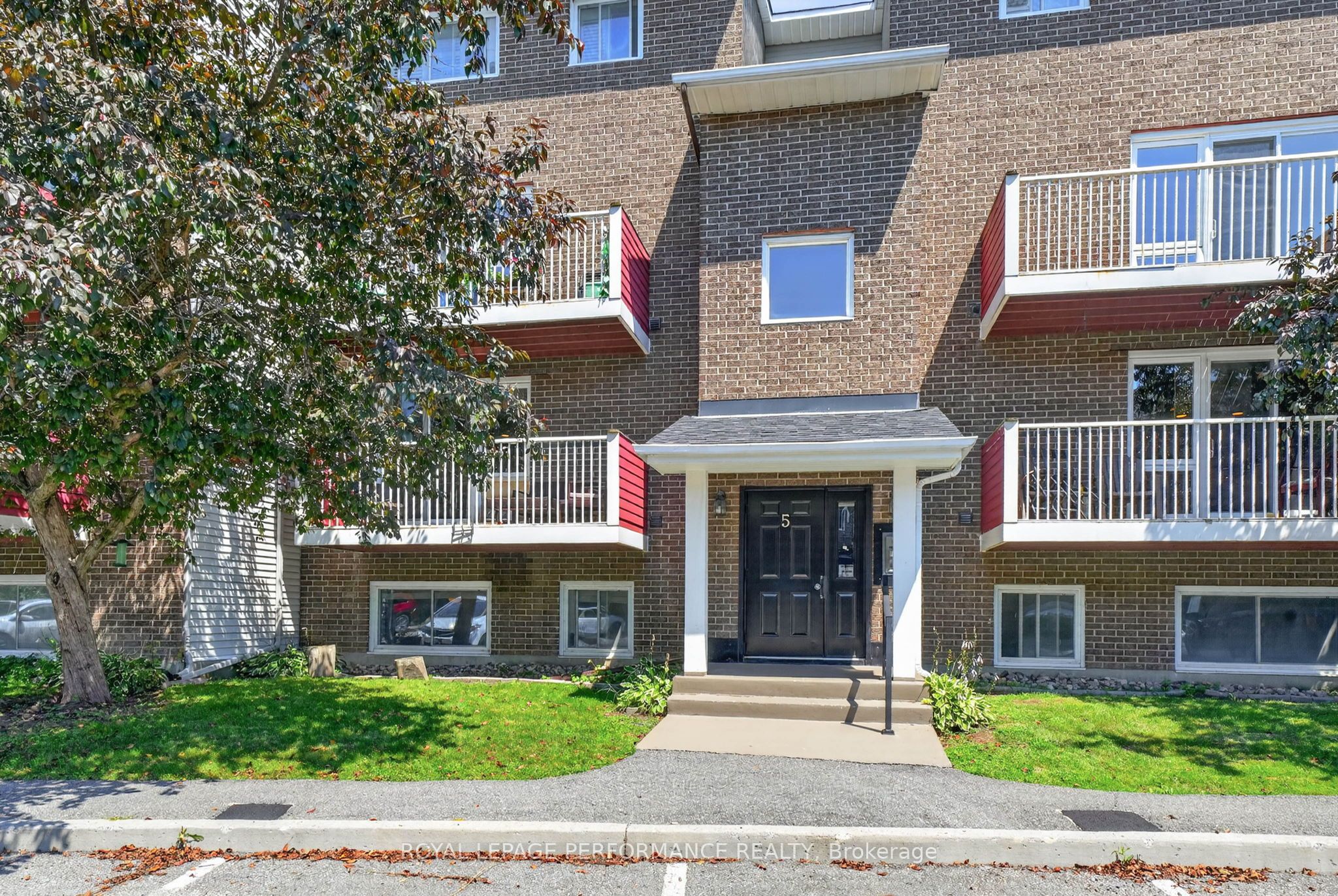 1589 St Bernard Street 502, Blossom Park - Airport and Area, ON K1T 3H7