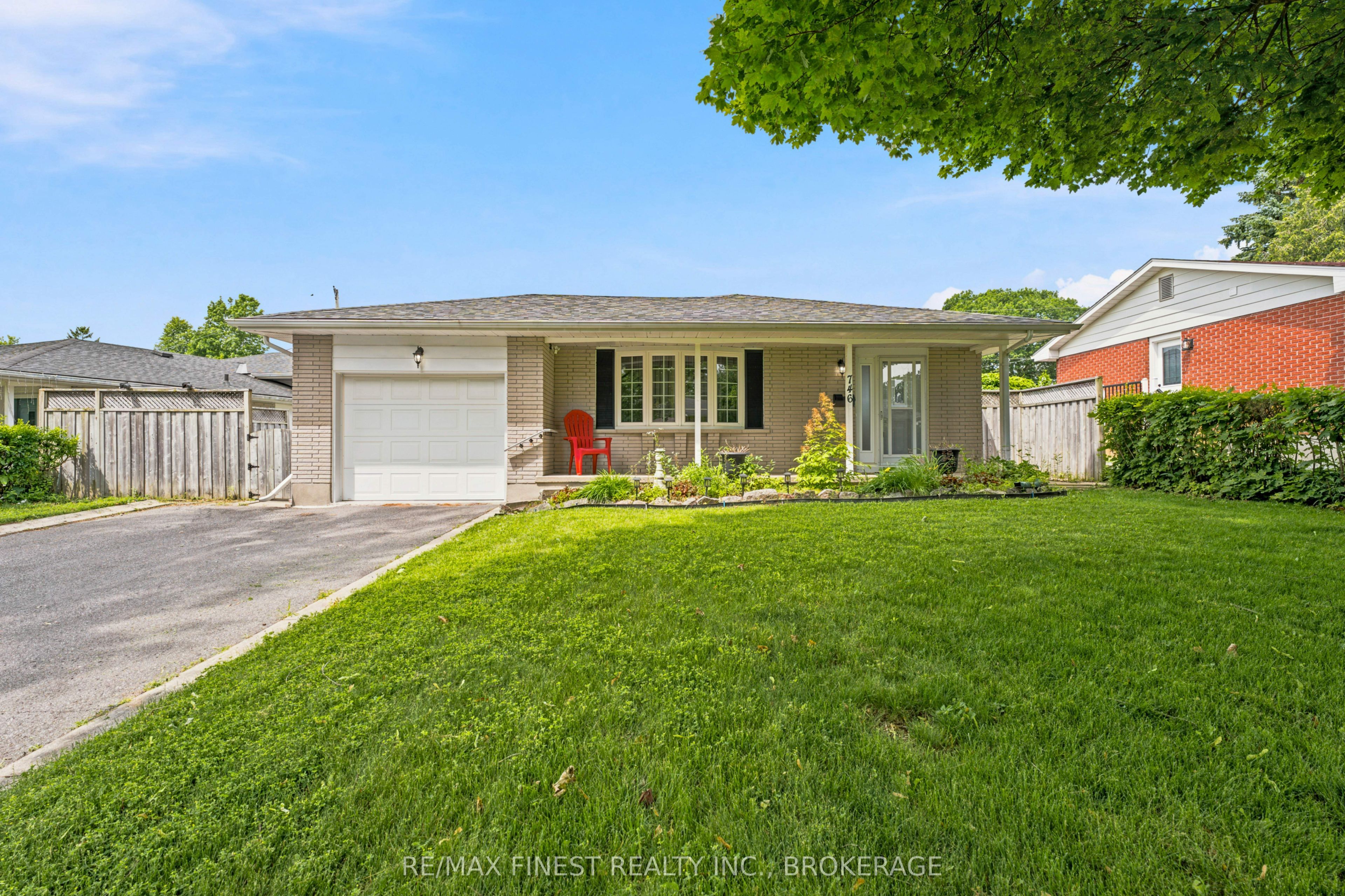 746 Laidlaw Crescent, Kingston, ON K7M 5M5 photo 2
