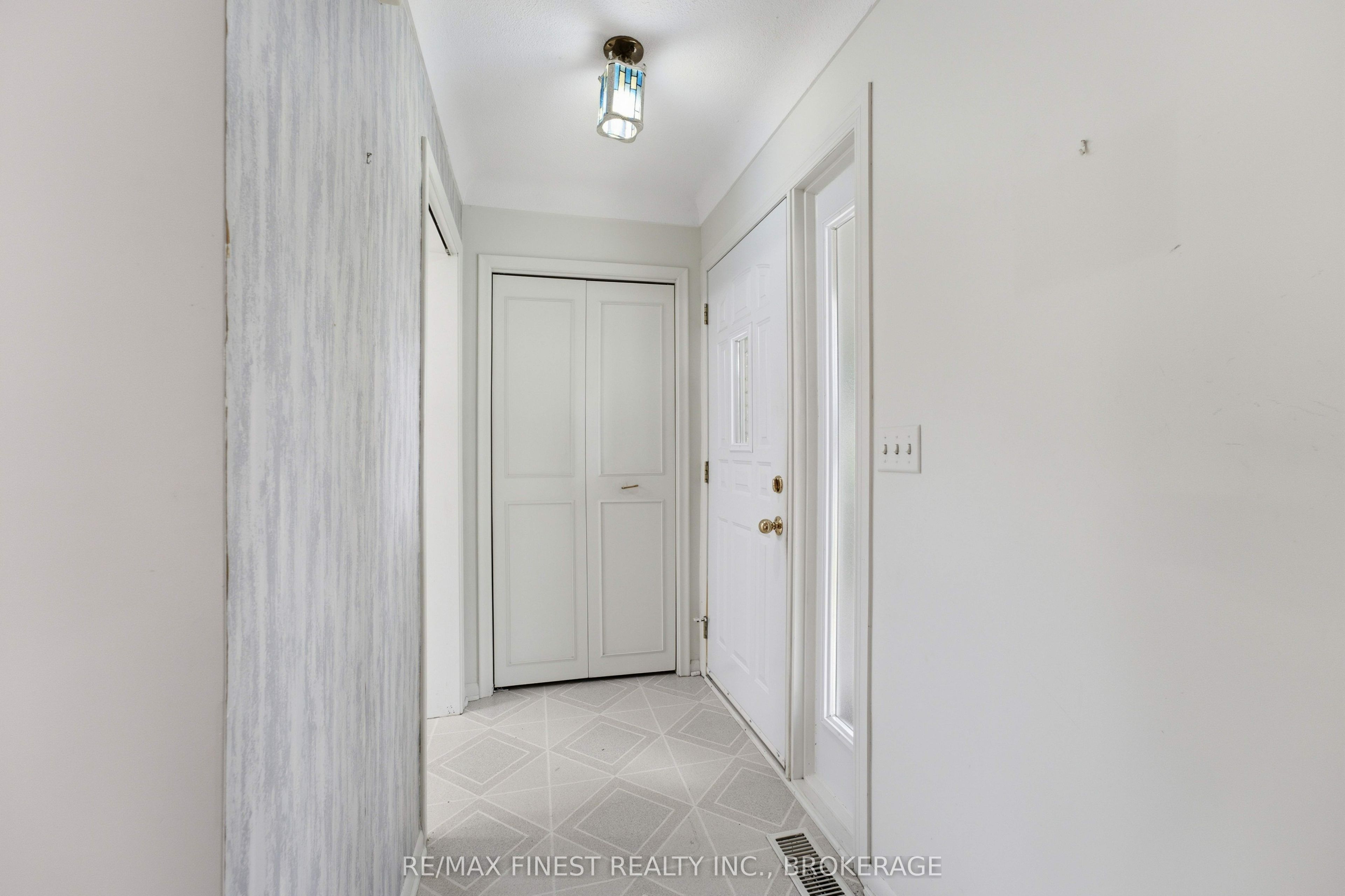 746 Laidlaw Crescent, Kingston, ON K7M 5M5 photo 5