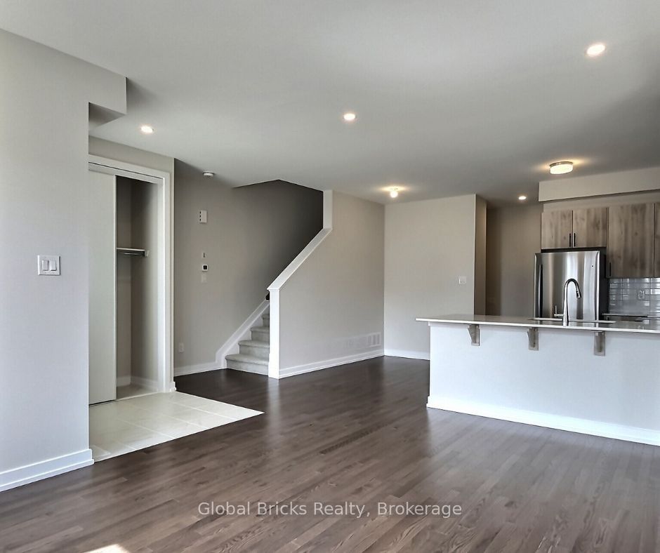 524 Oldenburg Avenue, Stittsville - Munster - Richmond, ON K0A 2Z0 photo 4