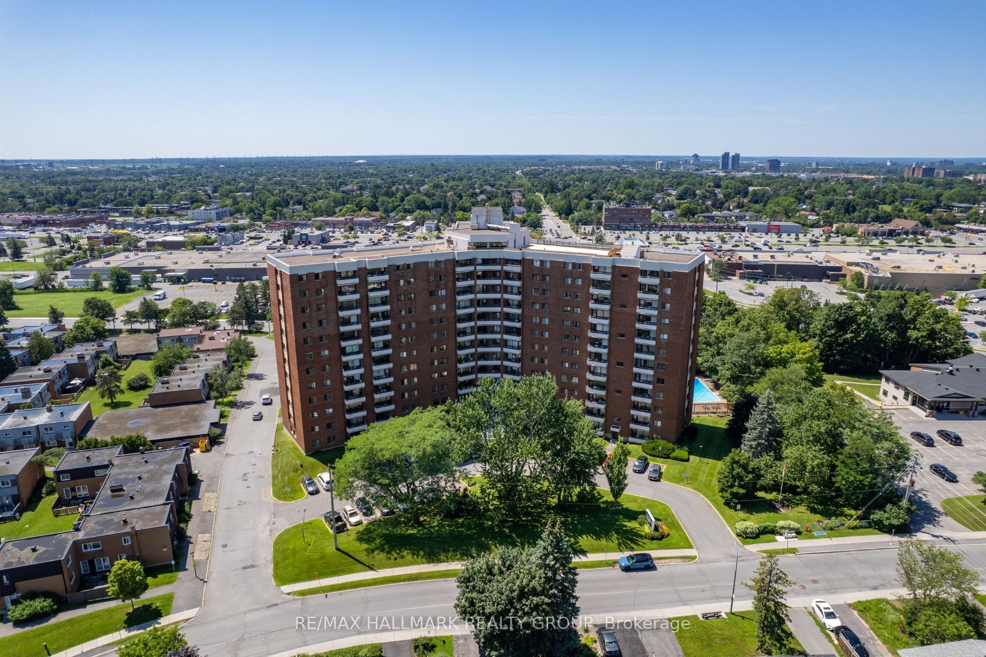 20 CHESTERTON Drive 714, Cityview - Parkwoods Hills - Rideau Shore, ON K2E 6Z7