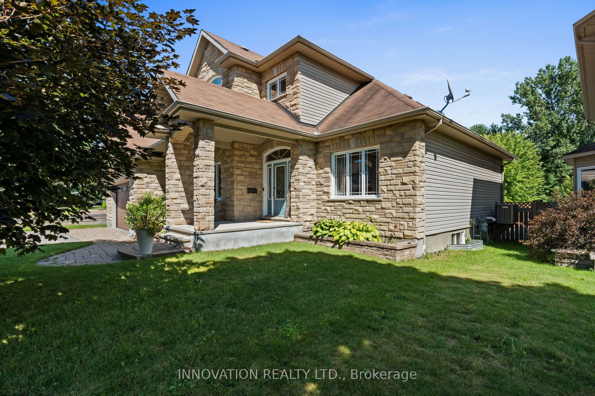 54 Frances Colbert Avenue, Carp - Huntley Ward, ON K0A 1L0 photo 2