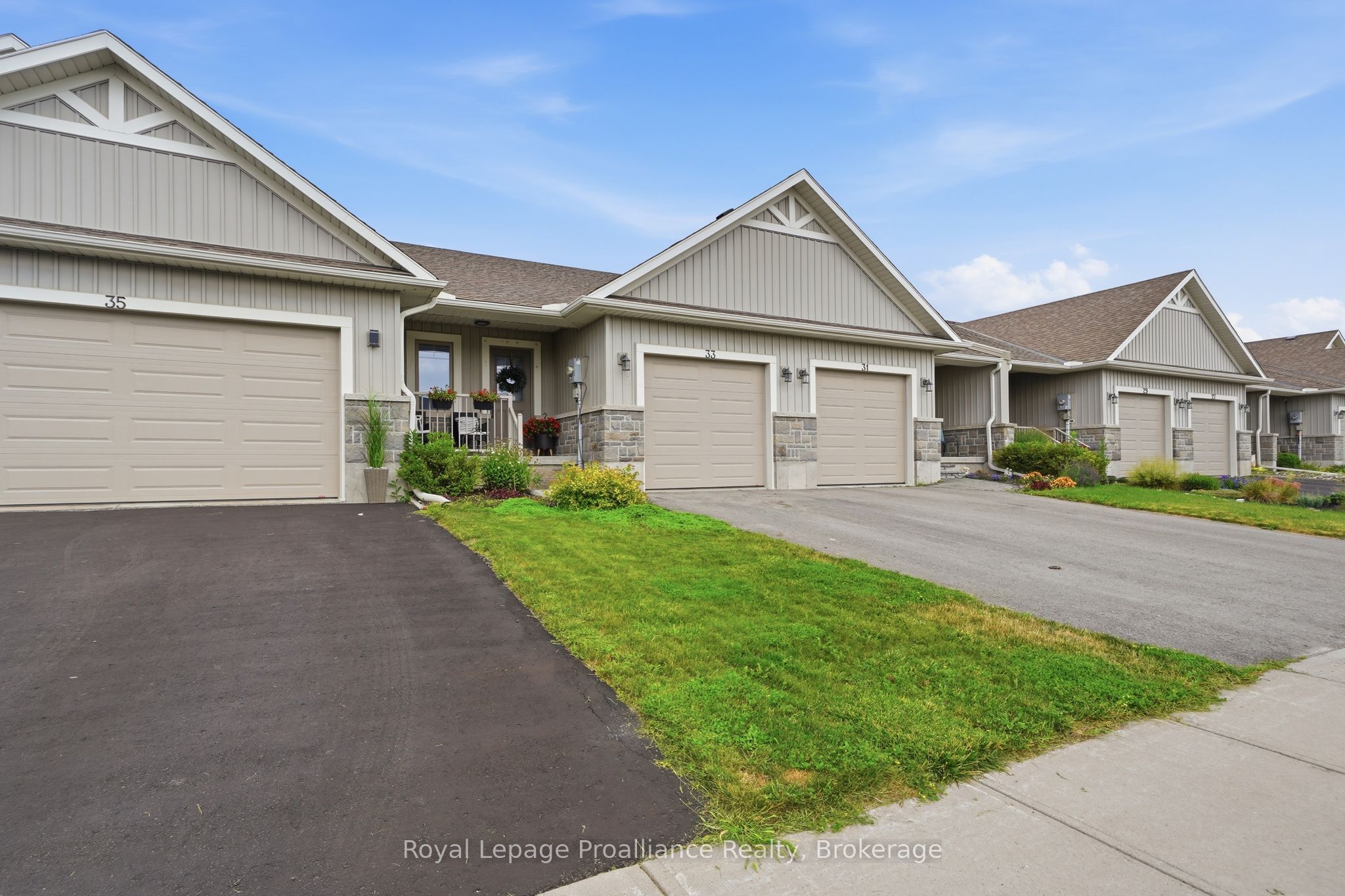 33 Chinook Street, Belleville, ON K8P 0C6