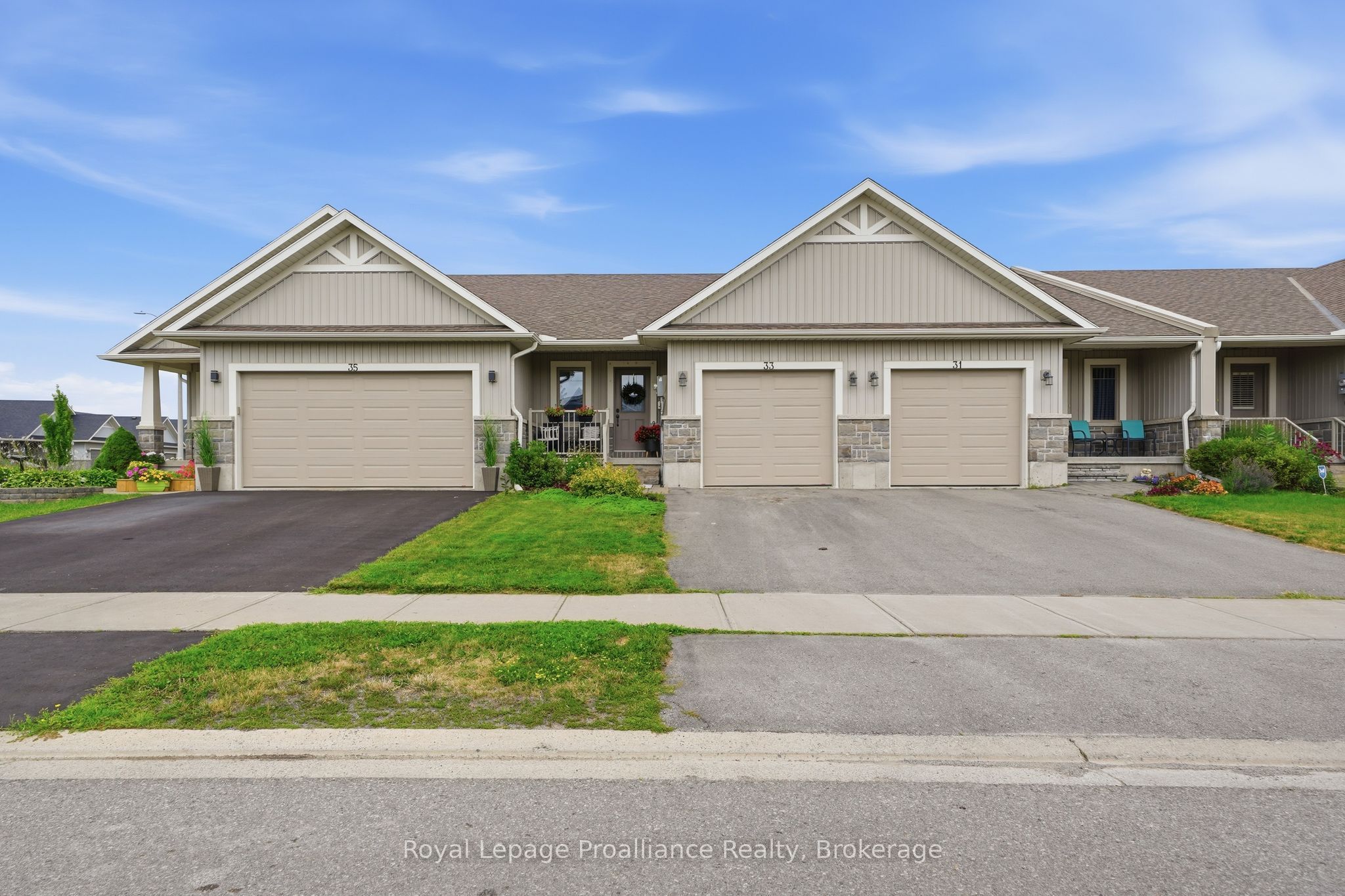 33 Chinook Street, Belleville, ON K8P 0C6 photo 3