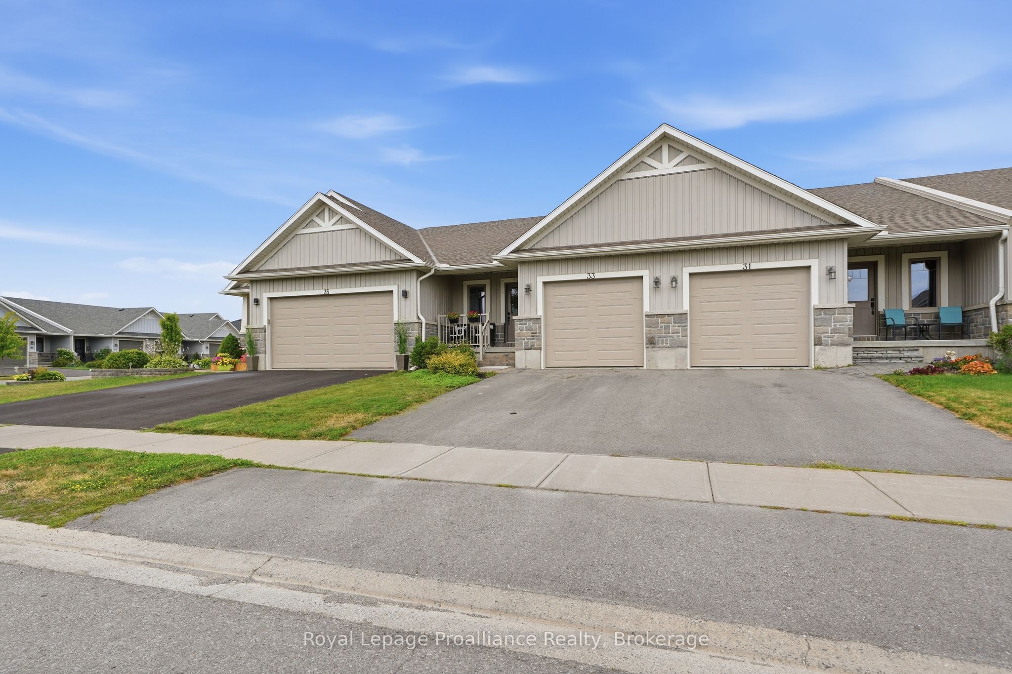 33 Chinook Street, Belleville, ON K8P 0C6 photo 4