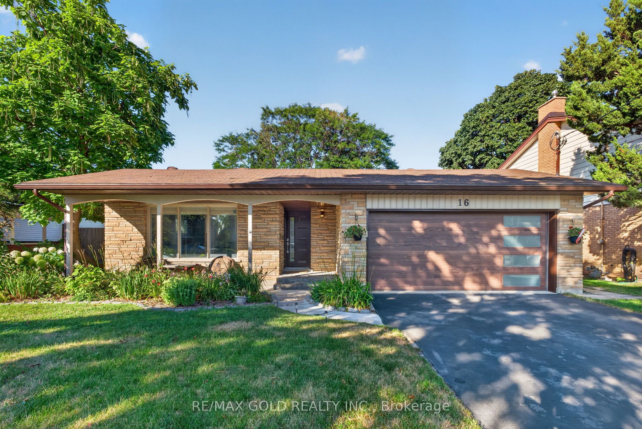 16 Monterey Road, Kitchener, ON N2B 1V3 photo 3