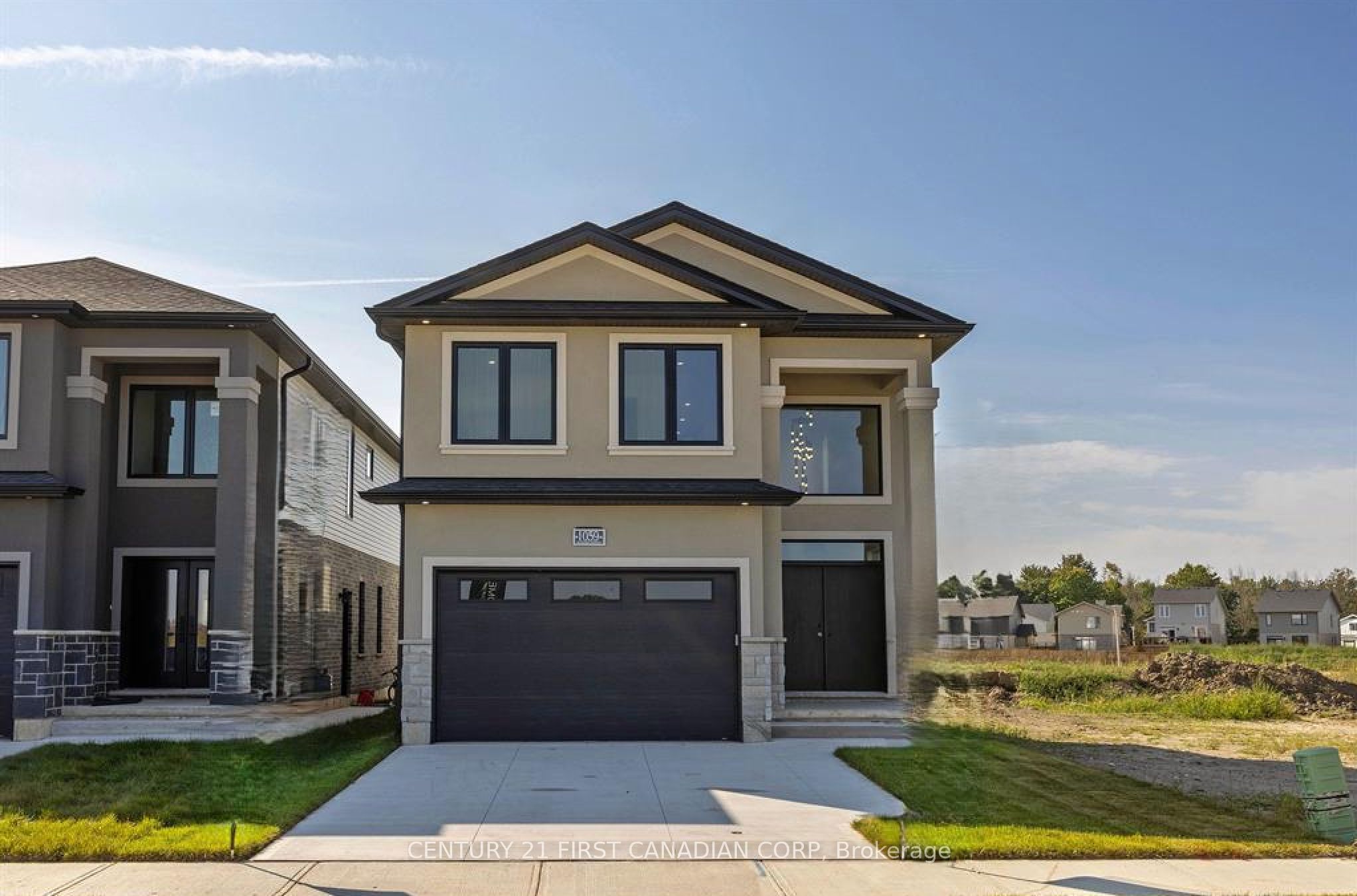 1045 Karenana Road Upper, London South, ON N6M 0K2 photo 2
