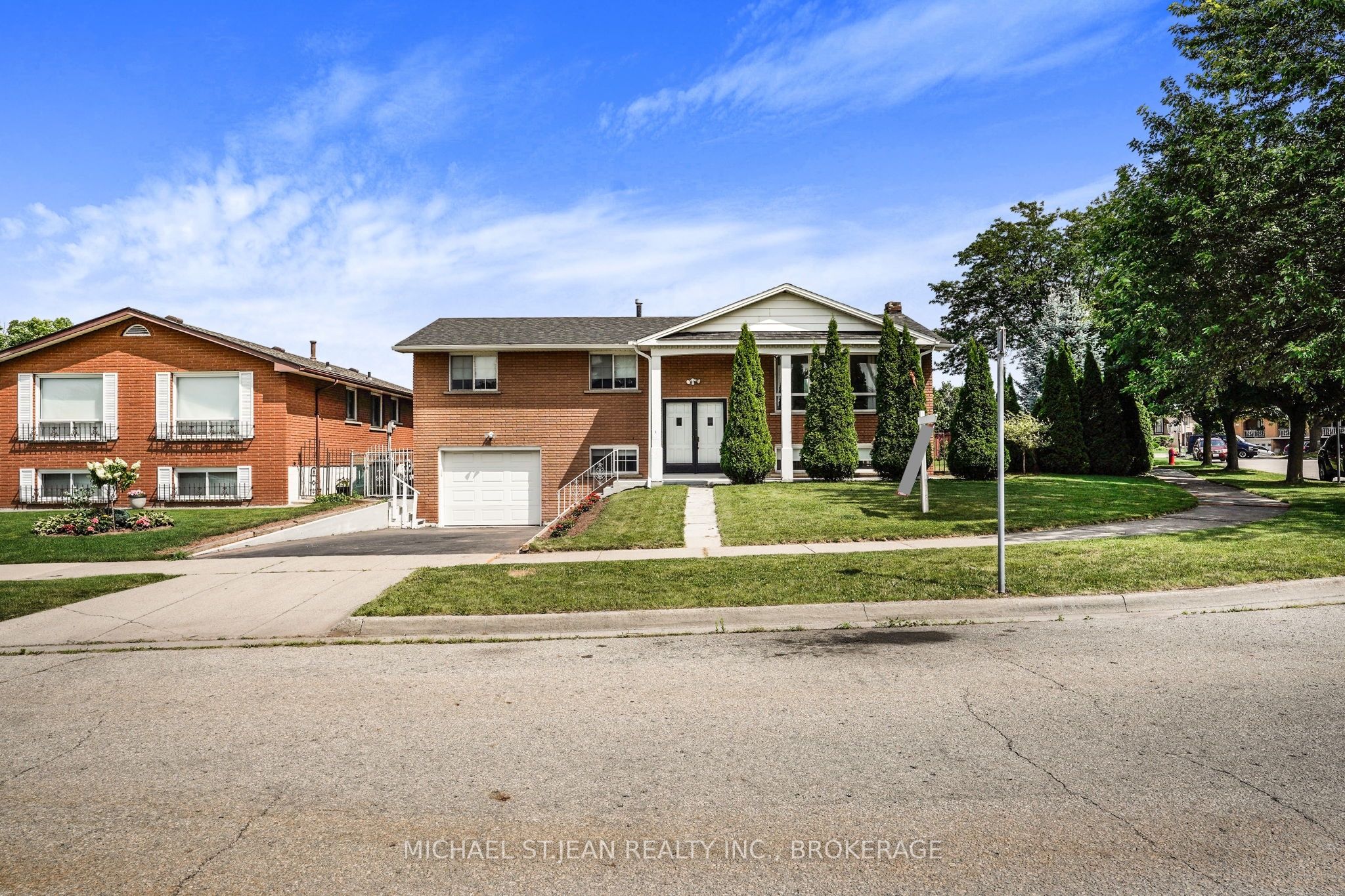 72 Eastbury Drive, Hamilton, ON L8E 2V5 photo 2