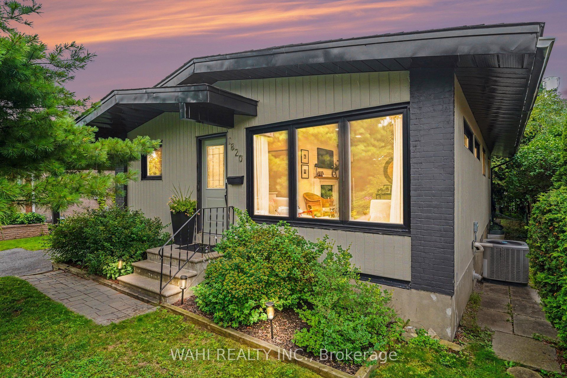 1820 Lorraine Avenue, Alta Vista and Area, ON K1H 6Z8 photo 2