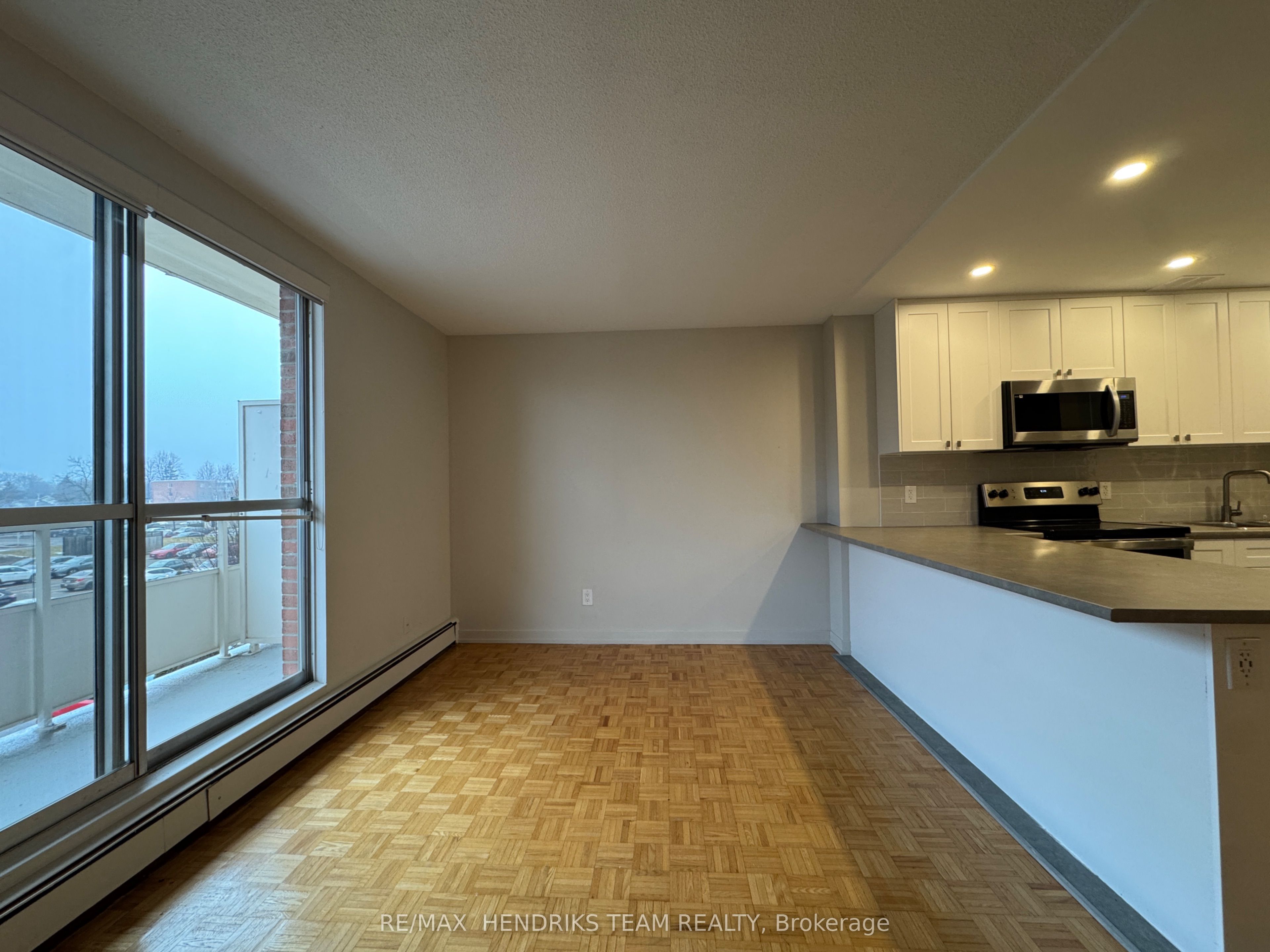 33 Leaside Drive 203, St. Catharines, ON L2M 4G2 photo 4