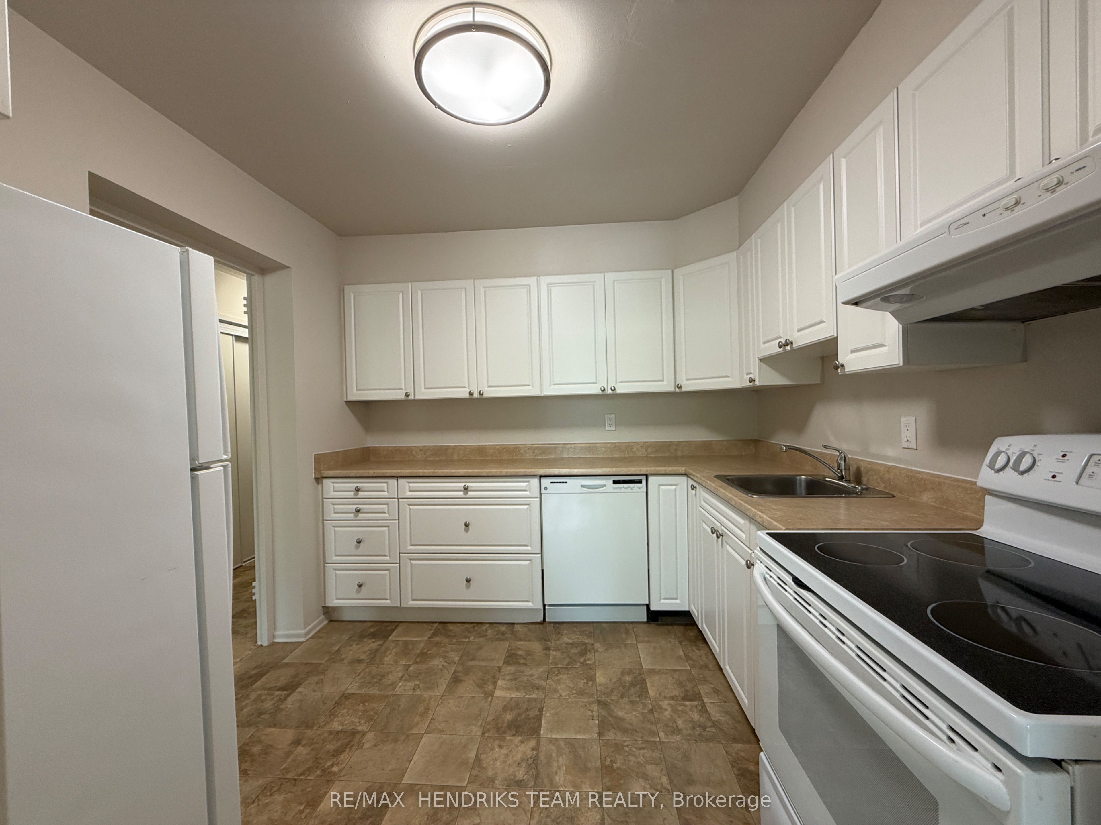 39 Leaside Drive 201, St. Catharines, ON L2M 4G2 photo 3