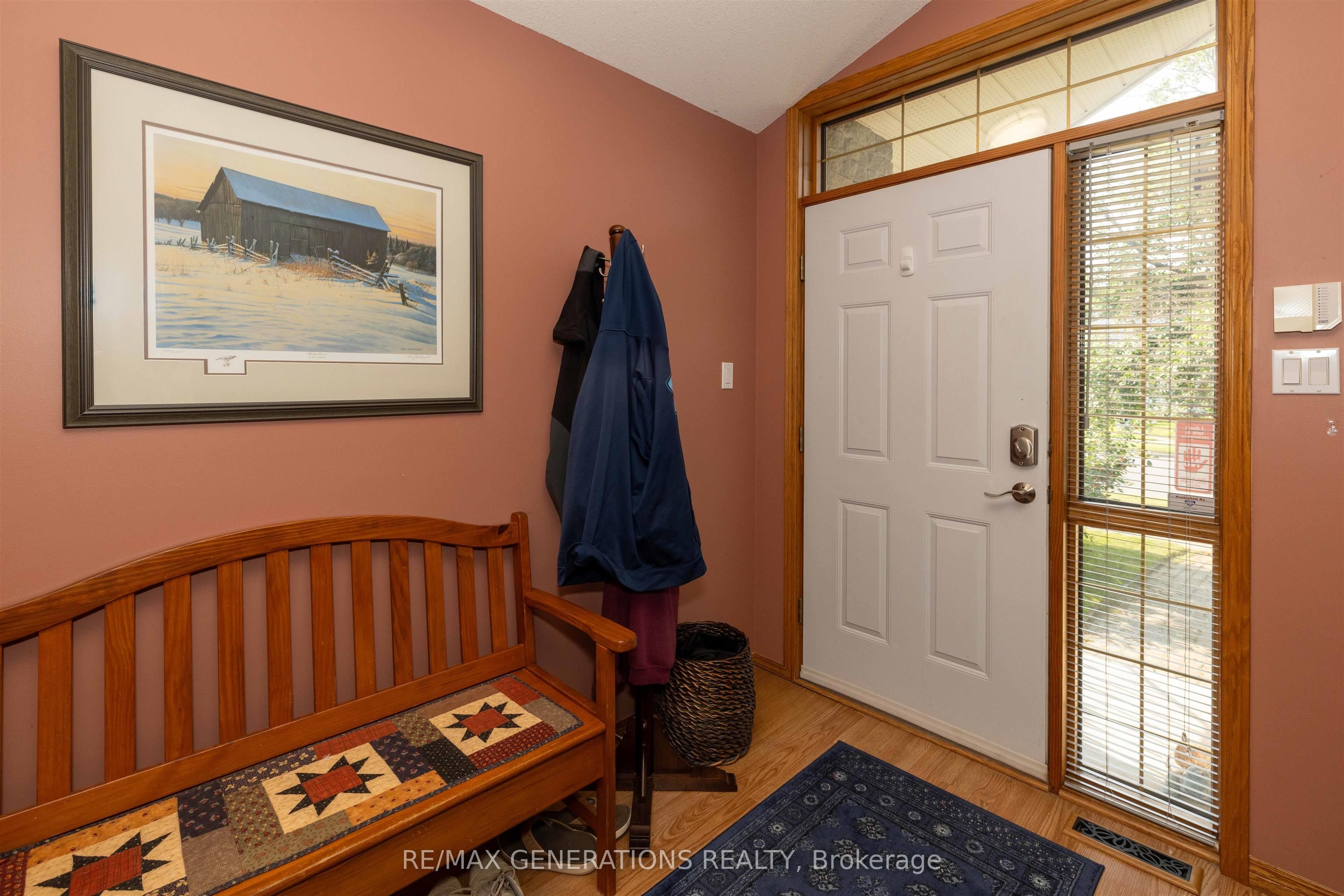 757 Porcupine Boulevard, Thunder Bay, ON P7C 5Y9 photo 2