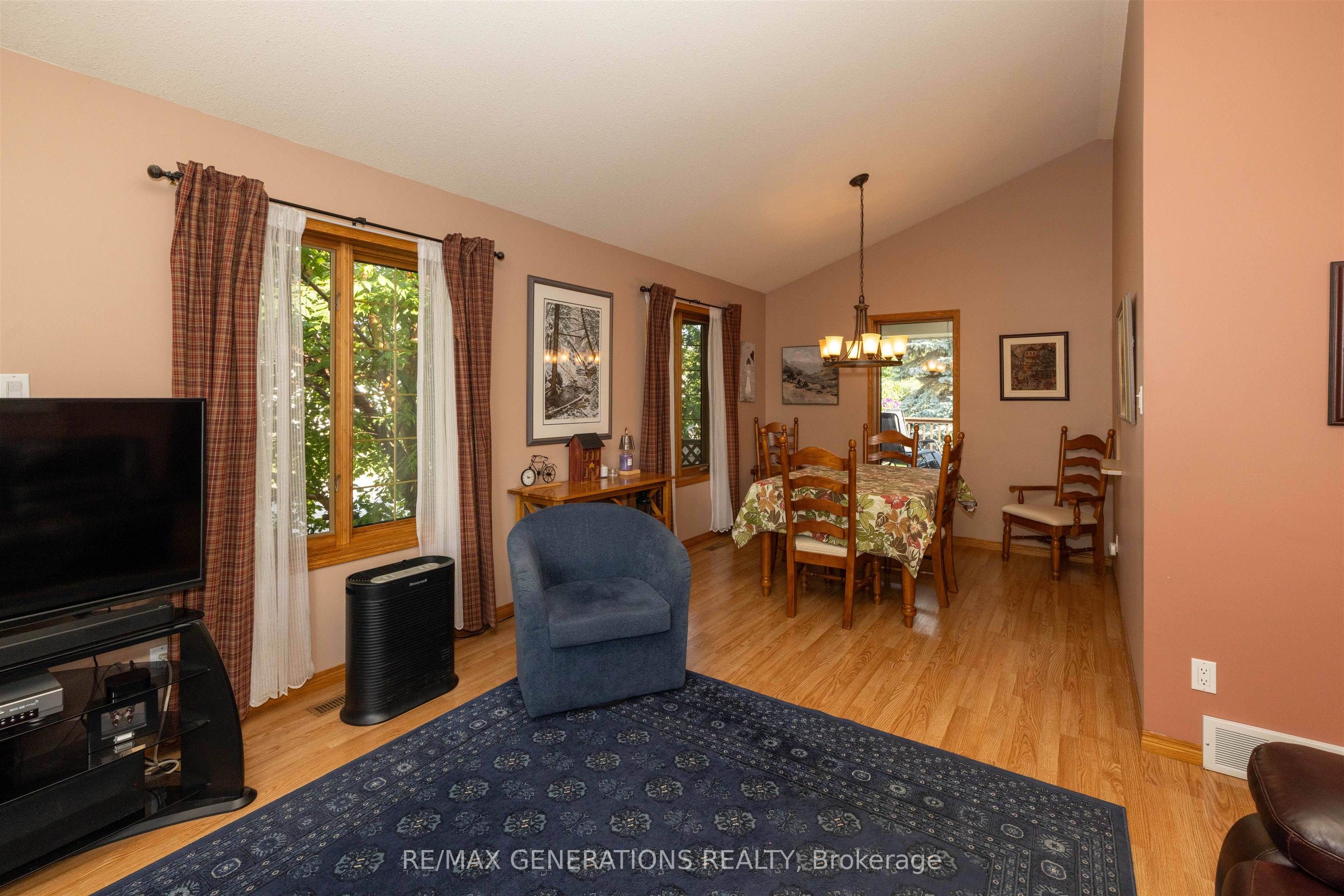 757 Porcupine Boulevard, Thunder Bay, ON P7C 5Y9 photo 4