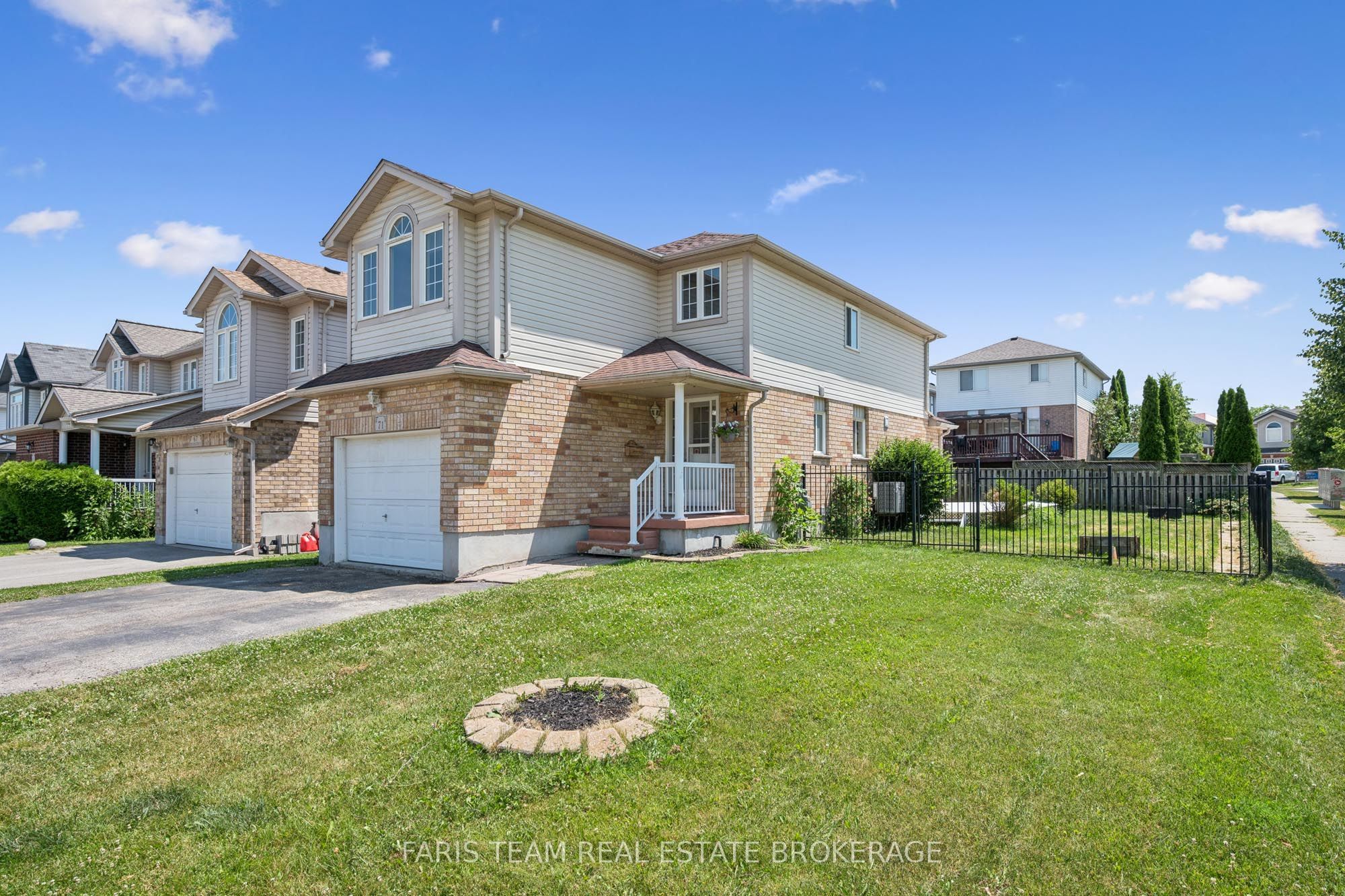 71 Peach Blossom Crescent, Kitchener, ON N2E 3Z7 photo 3