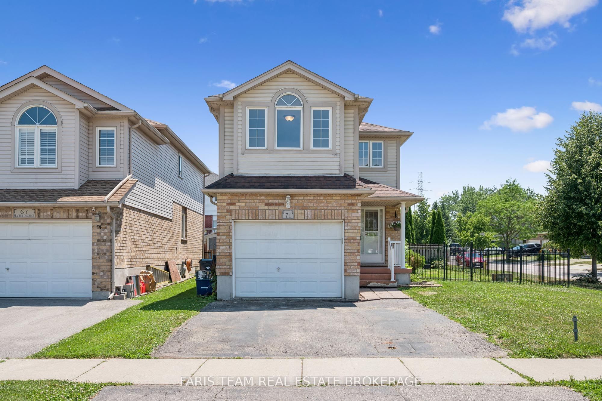 71 Peach Blossom Crescent, Kitchener, ON N2E 3Z7 photo 4