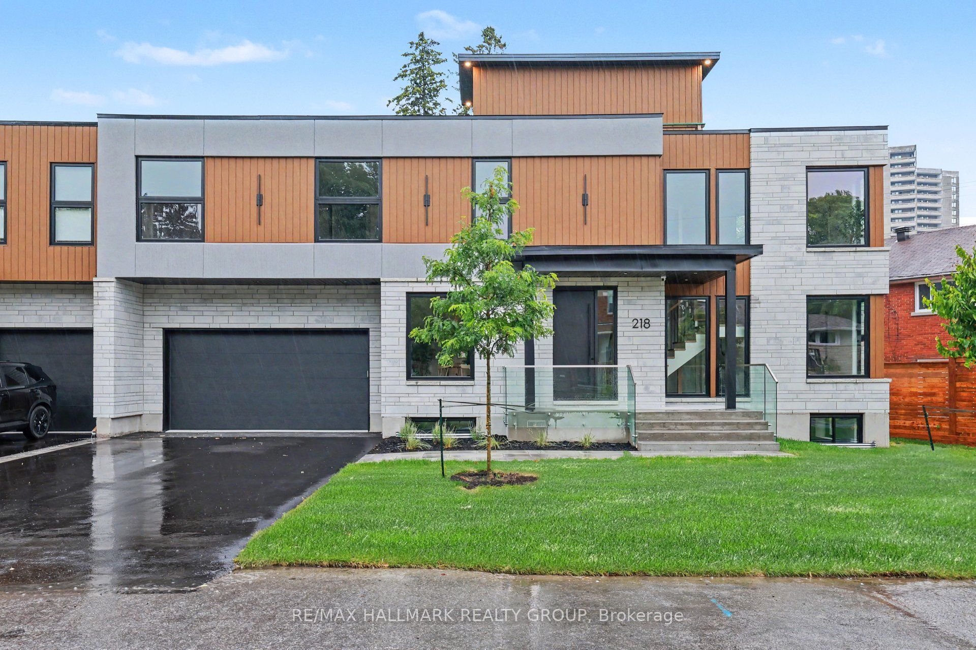 218 Woodland Avenue, Woodroffe, ON K2B 5C9 photo 3