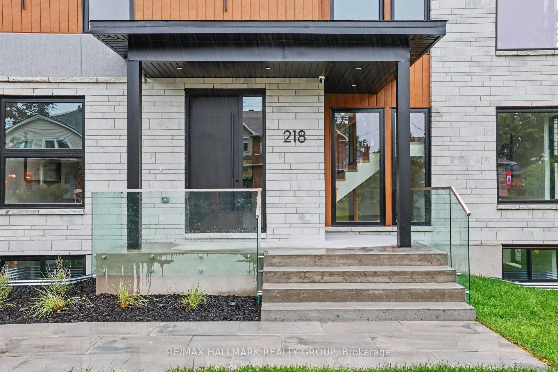 218 Woodland Avenue, Woodroffe, ON K2B 5C9 photo 4