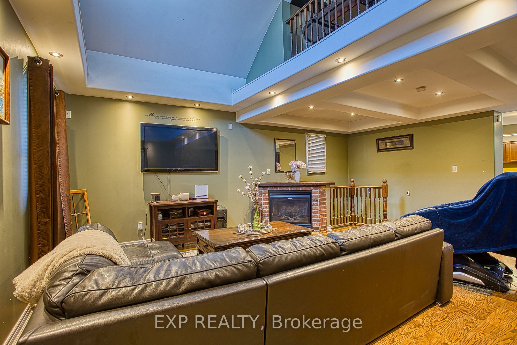 227 Beach Road, Hamilton, ON L8L 4A9 photo 3