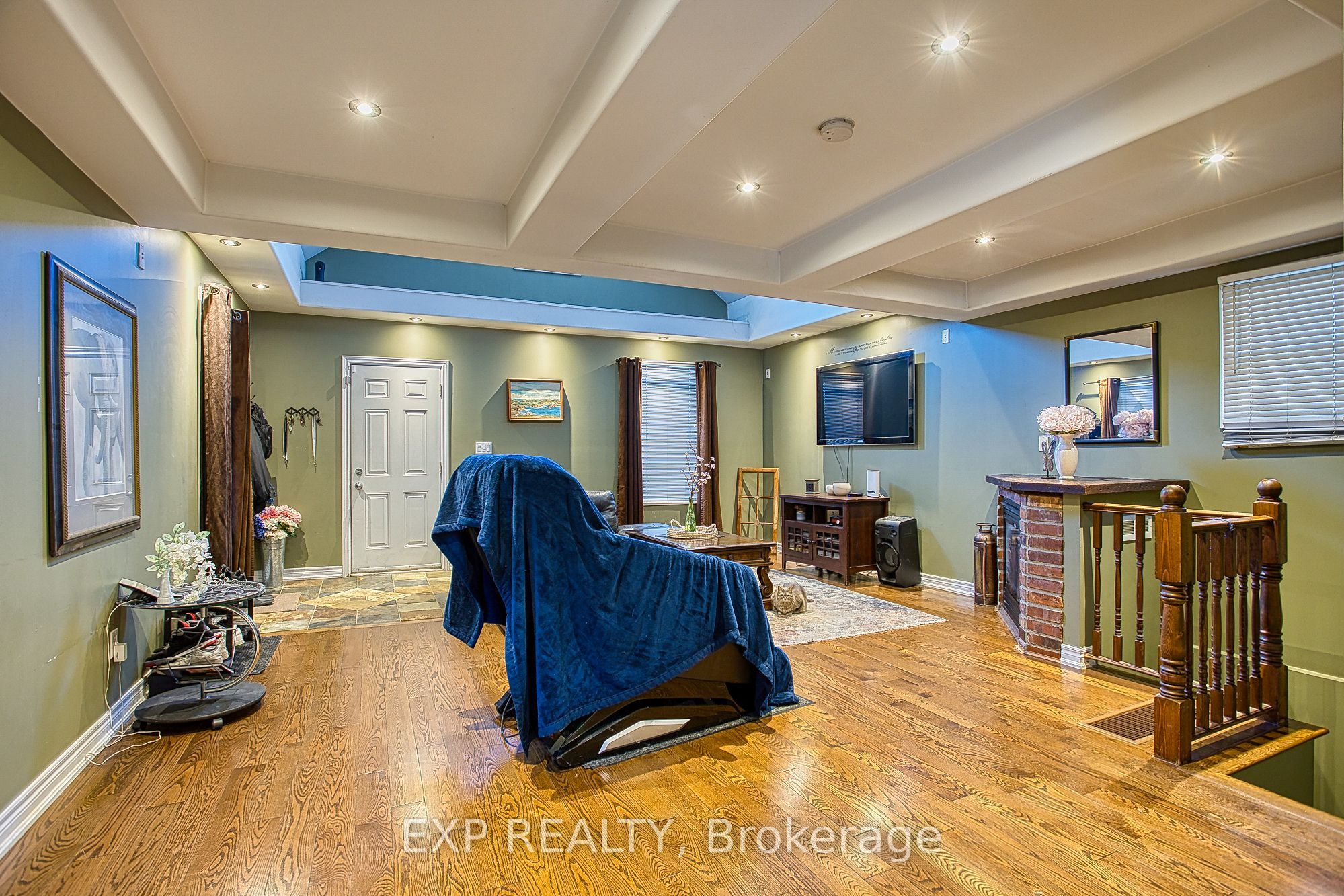 227 Beach Road, Hamilton, ON L8L 4A9 photo 5