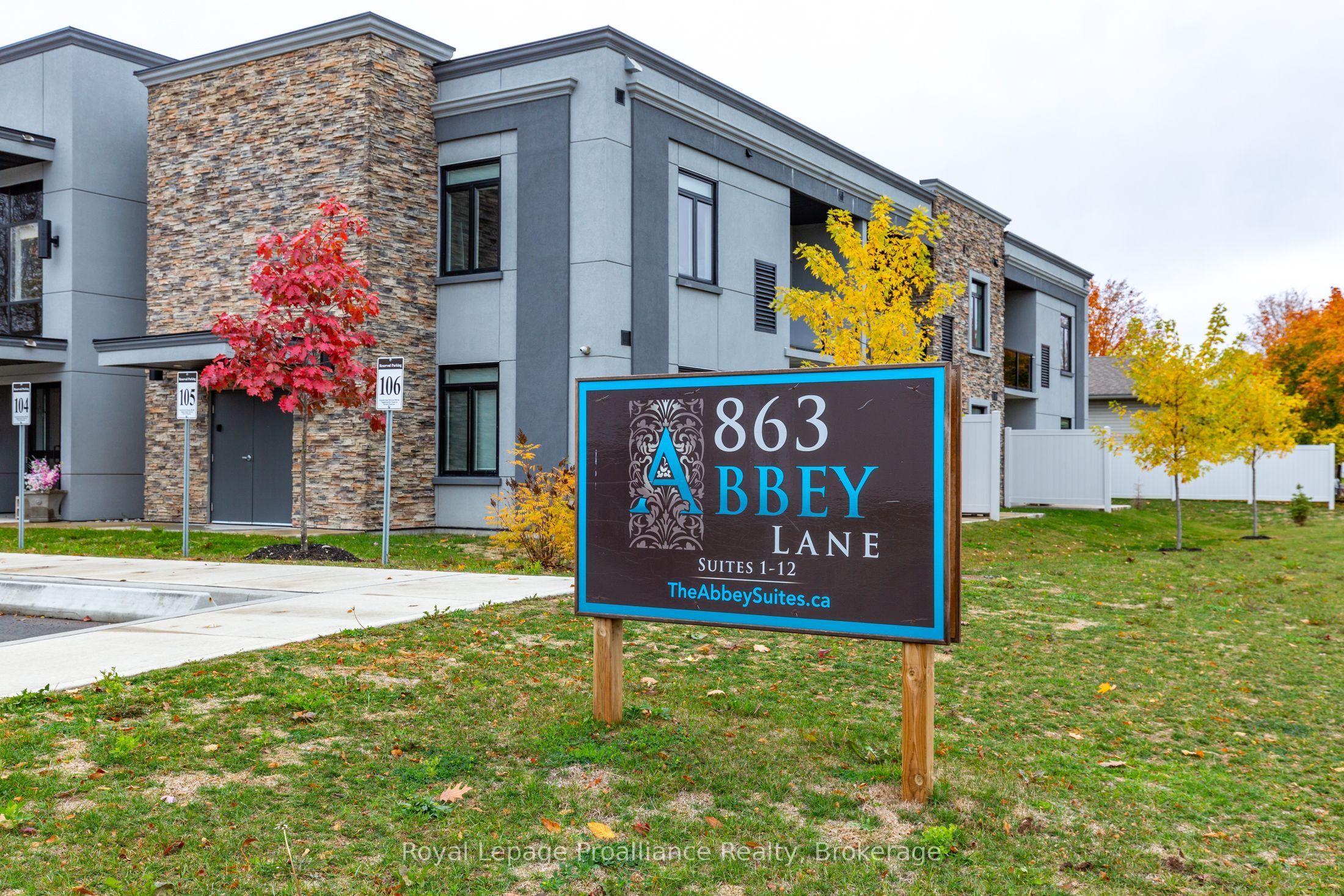 863 Abbey Lane 206, Peterborough, ON K9H 0J3