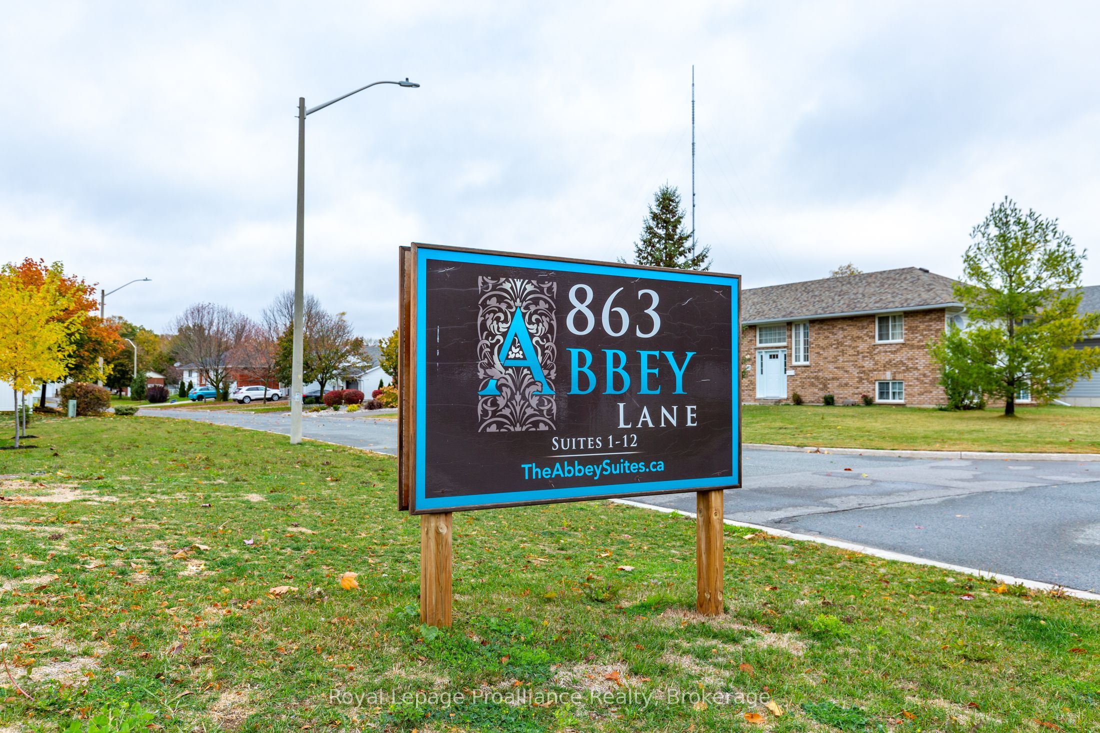 863 Abbey Lane 206, Peterborough, ON K9H 0J3 photo 2