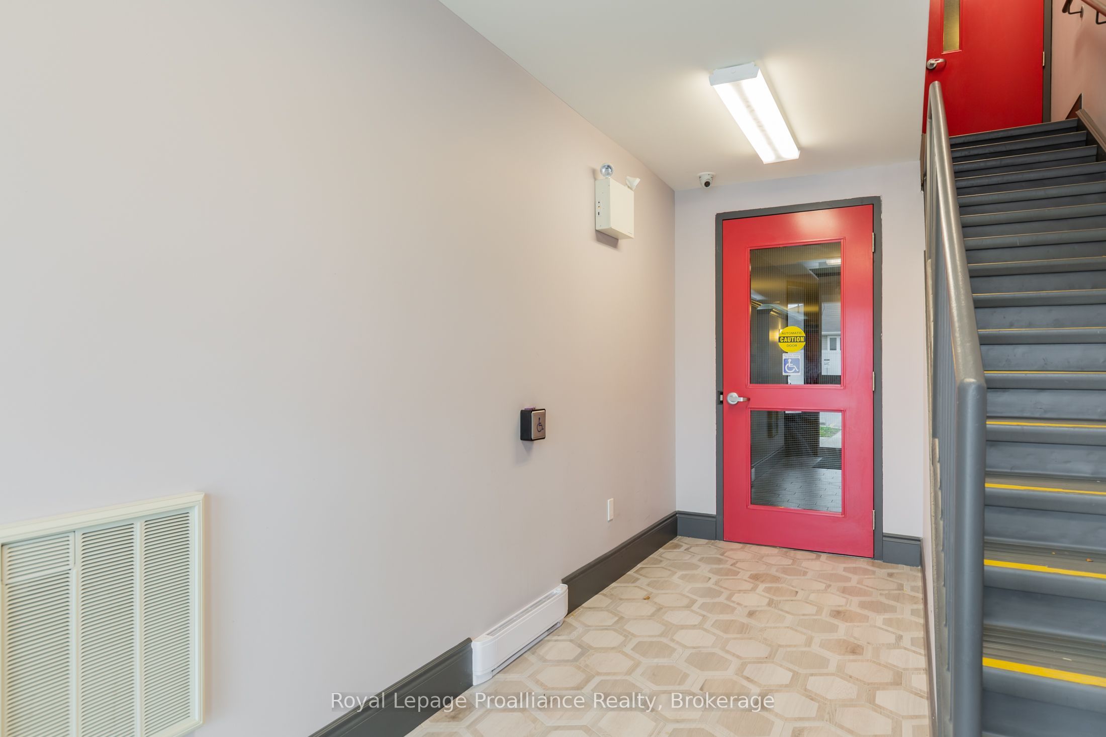 863 Abbey Lane 206, Peterborough, ON K9H 0J3 photo 3
