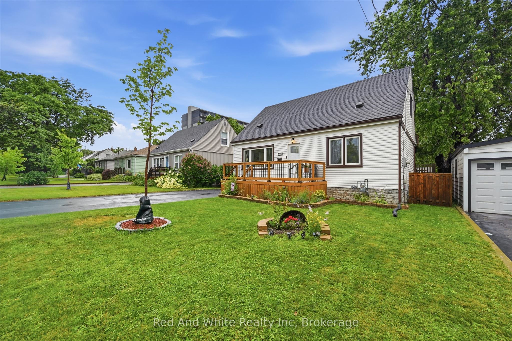 450 East 42nd Street, Hamilton, ON L8T 3B3 photo 2