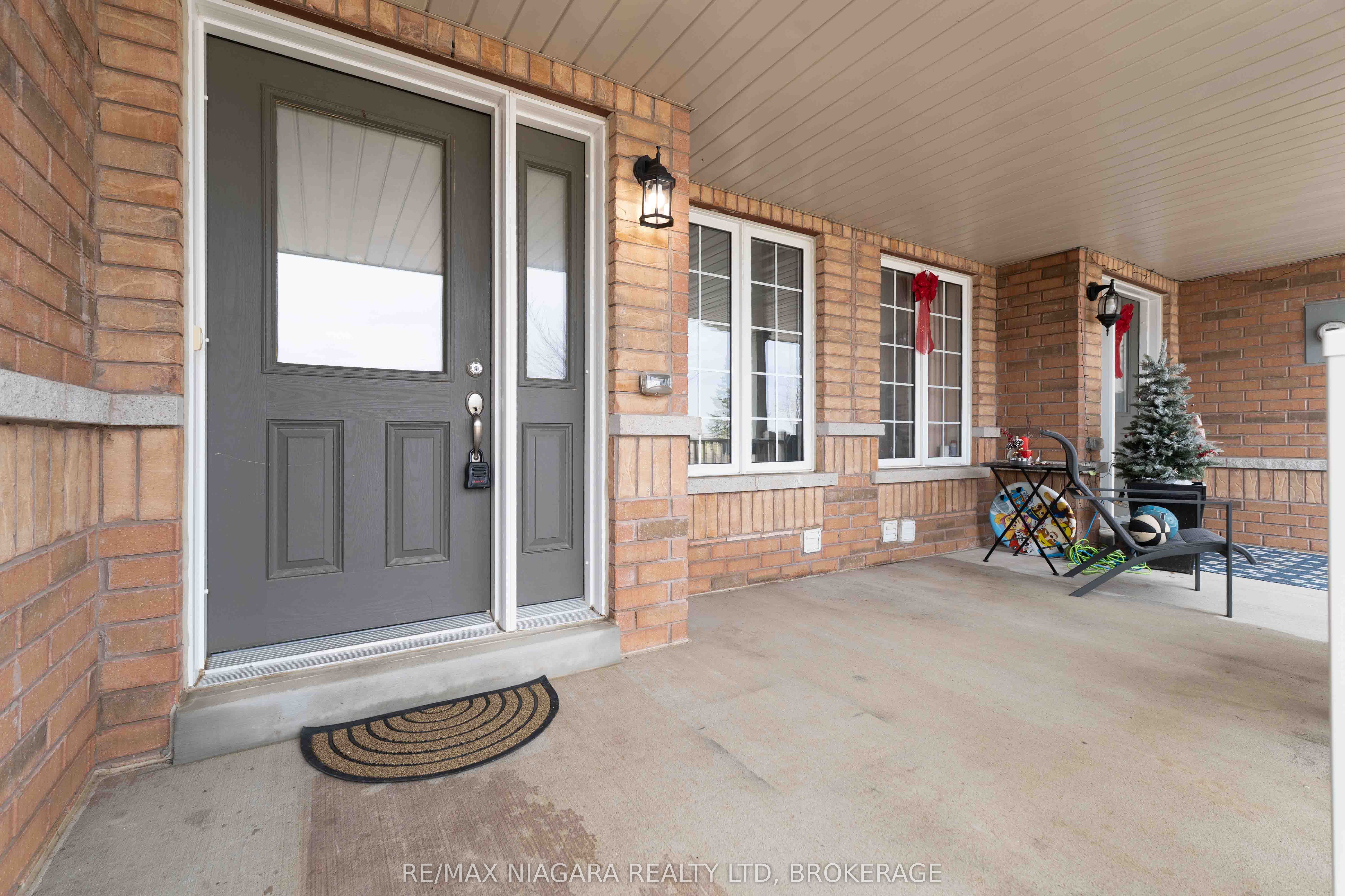 48 Juneberry Road, Thorold, ON L2V 5G5 photo 2