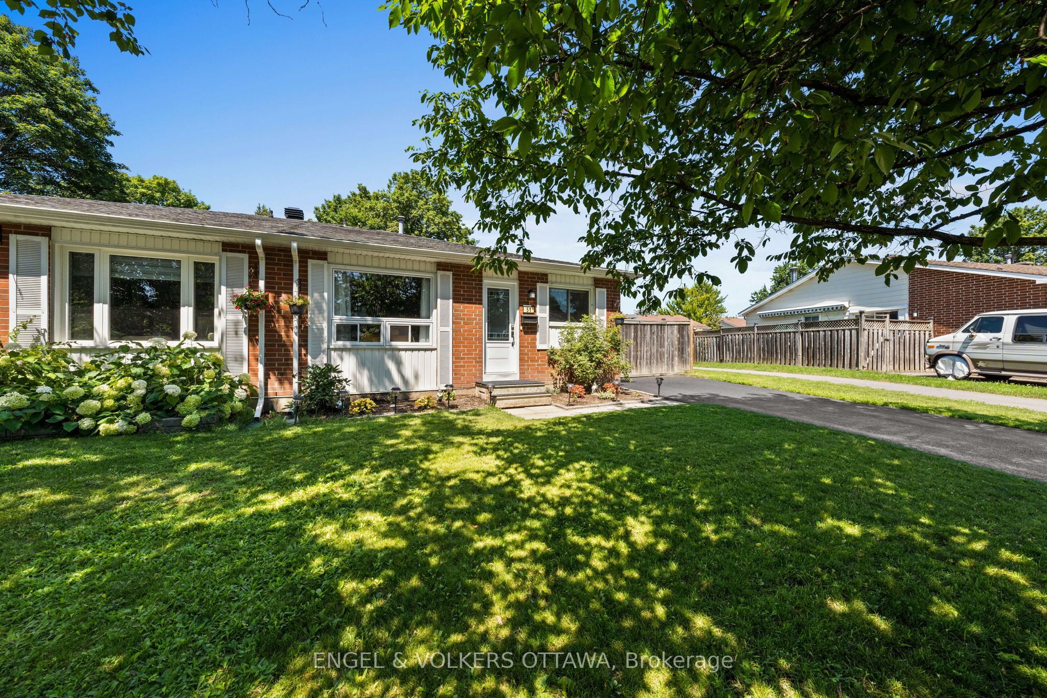 51 Morton Drive, Kanata, ON K2L 1W9 photo 3