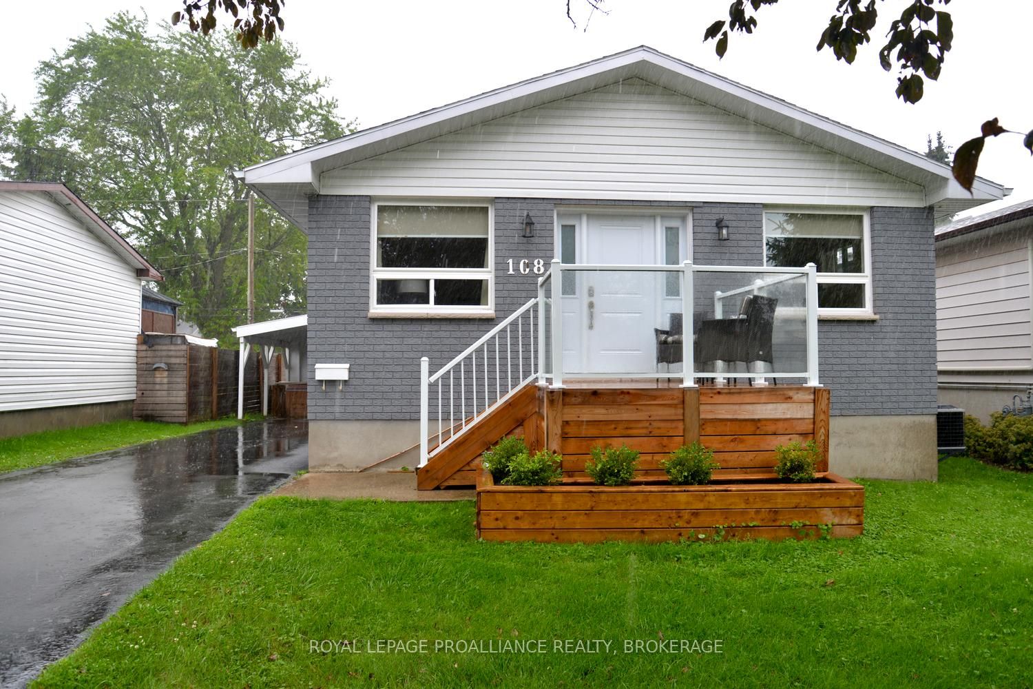 108 Elmwood Drive, Gananoque, ON K7G 1N9