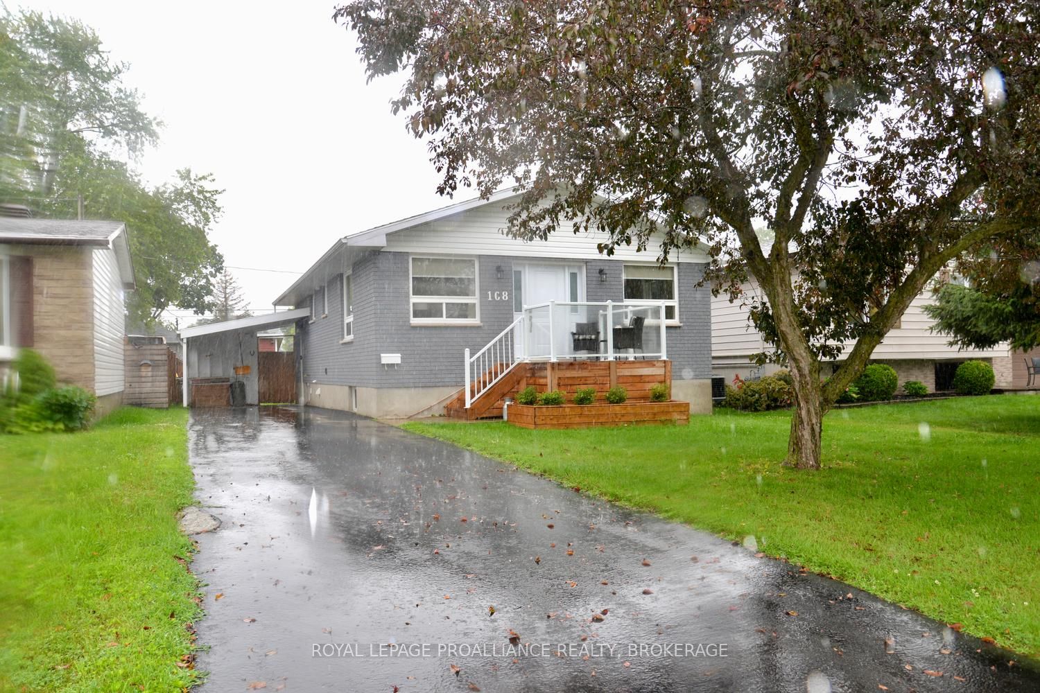108 Elmwood Drive, Gananoque, ON K7G 1N9 photo 2