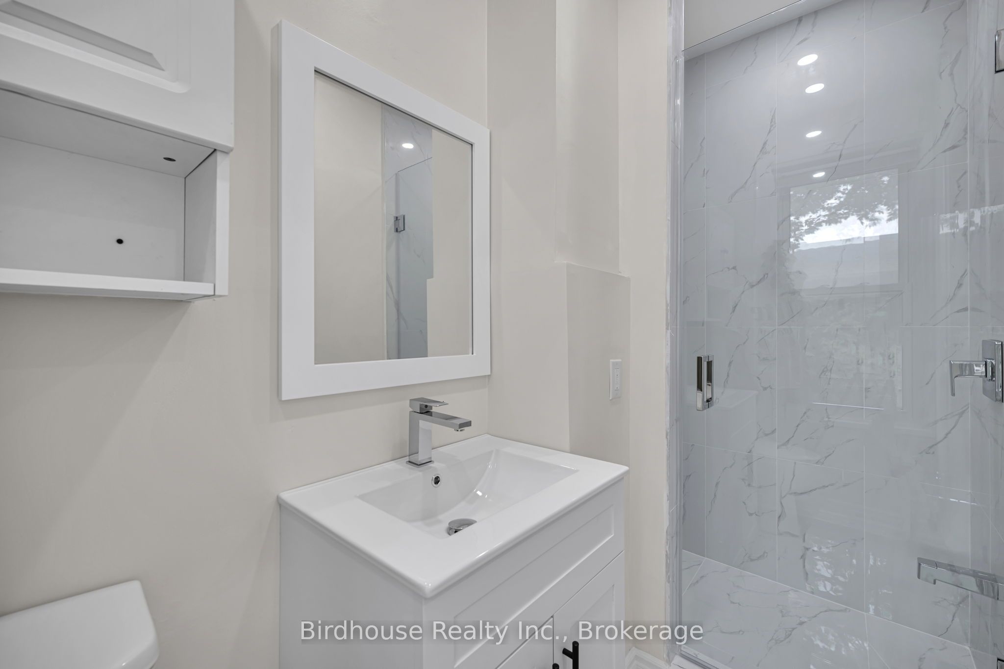 108 Lindsay Street S, Kawartha Lakes, ON K9V 2M6 photo 4