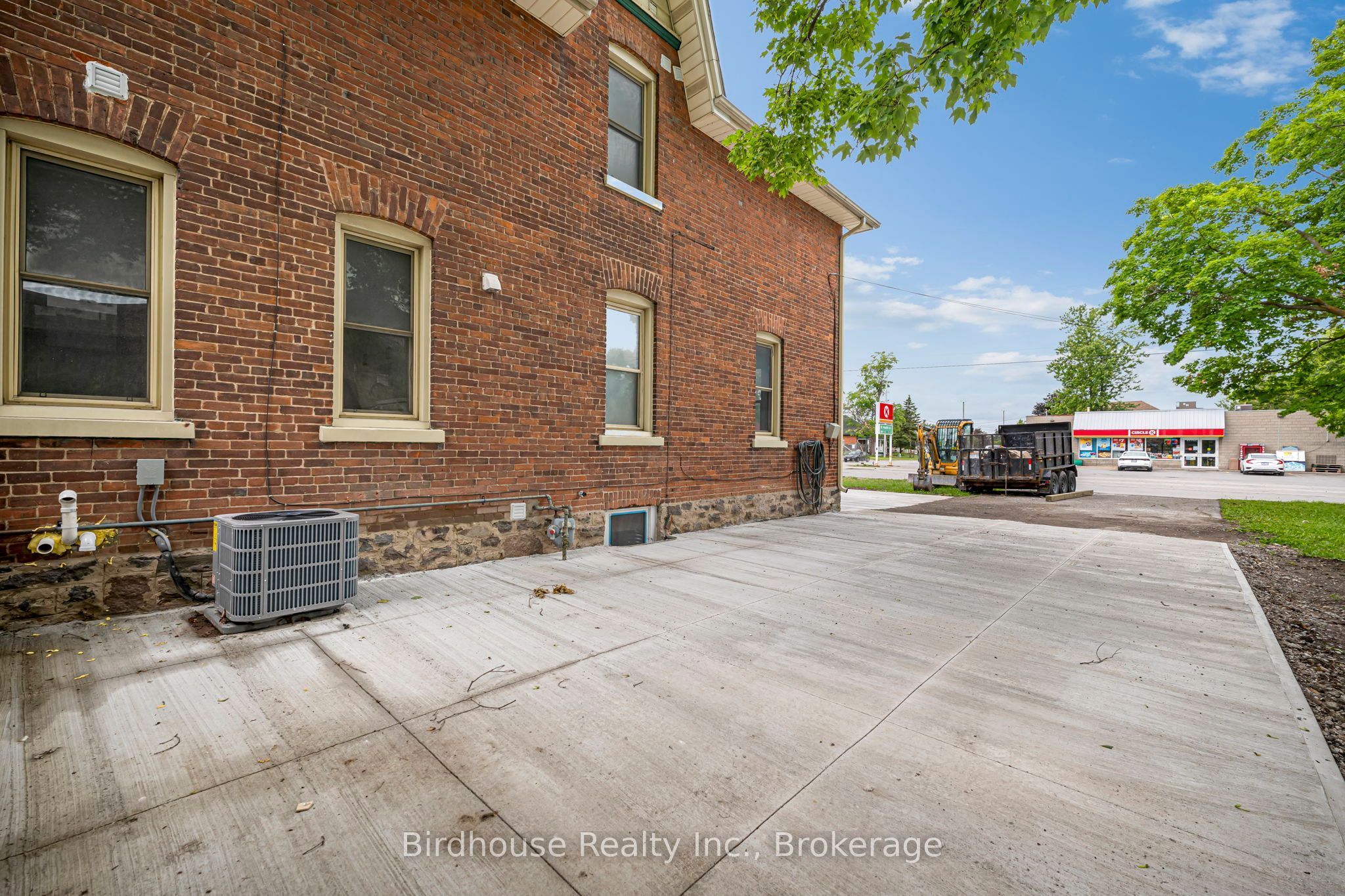 108 Lindsay Street S Unit#C, Kawartha Lakes, ON K9V 2M6 photo 2